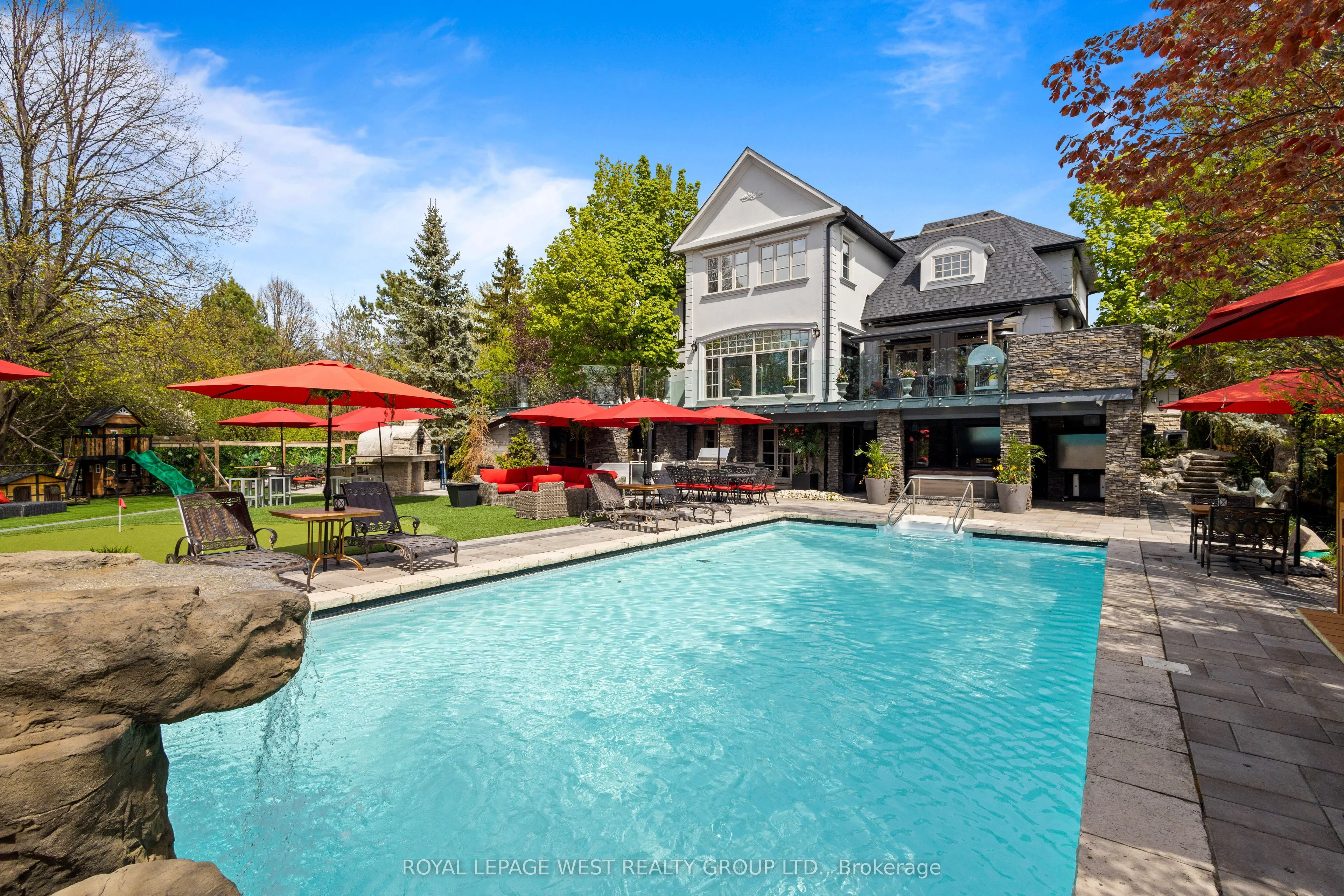 24 McArthur Heights