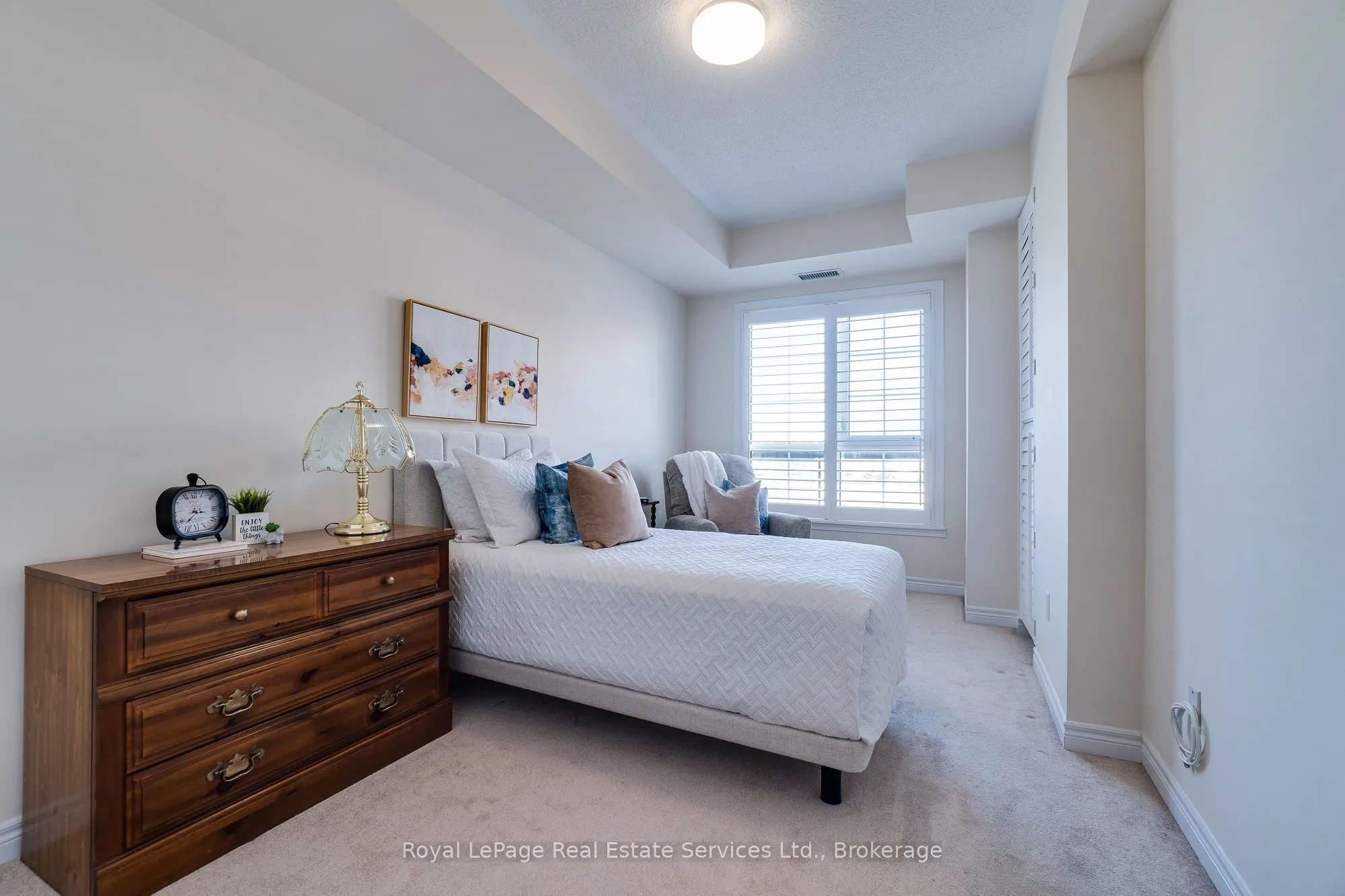 216 Oak Park Boulevard, #411