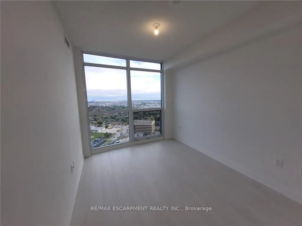30 GIBBS Road, #2807