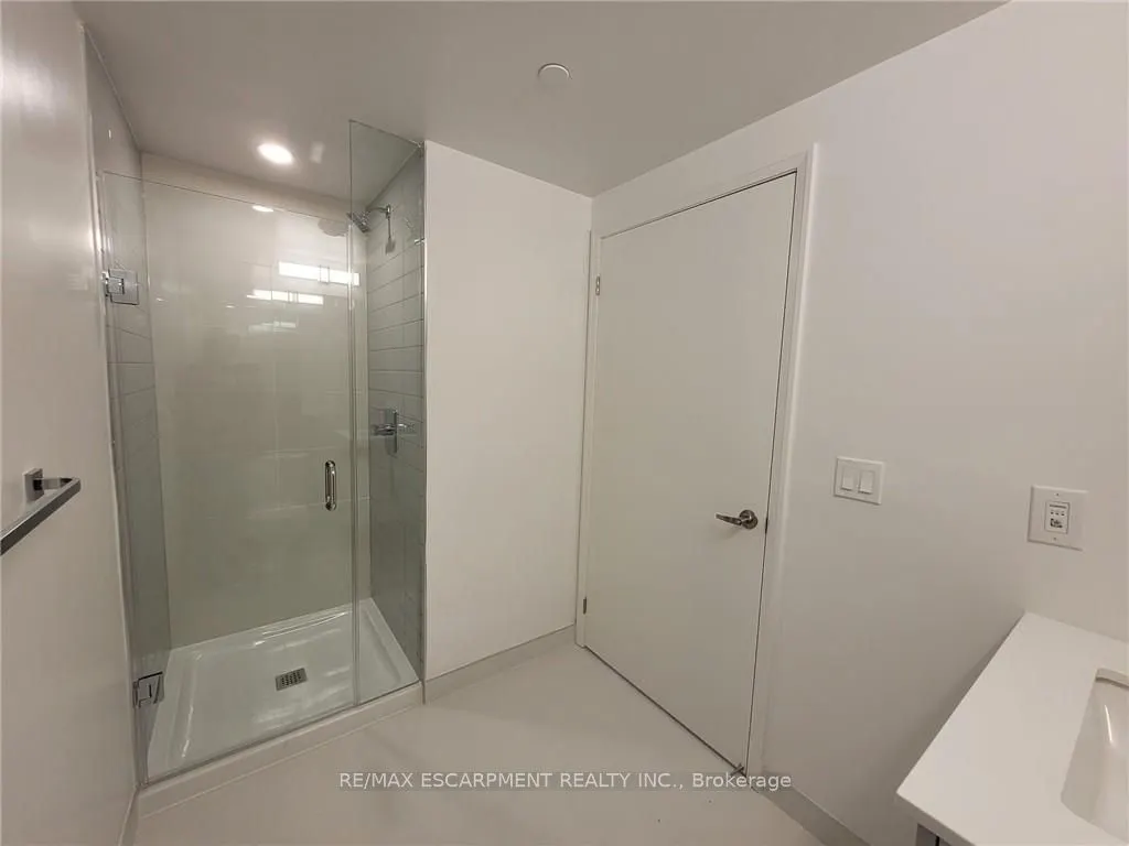 30 GIBBS Road, #2807