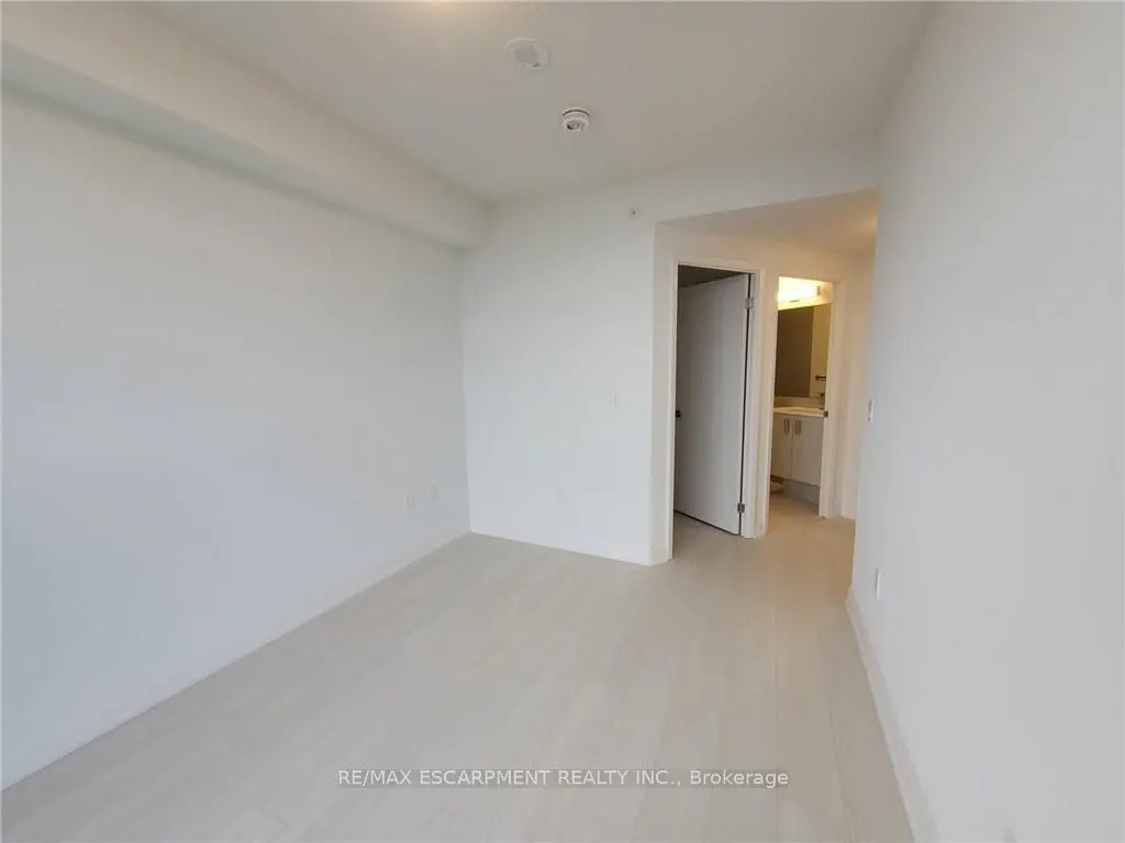 30 GIBBS Road, #2807