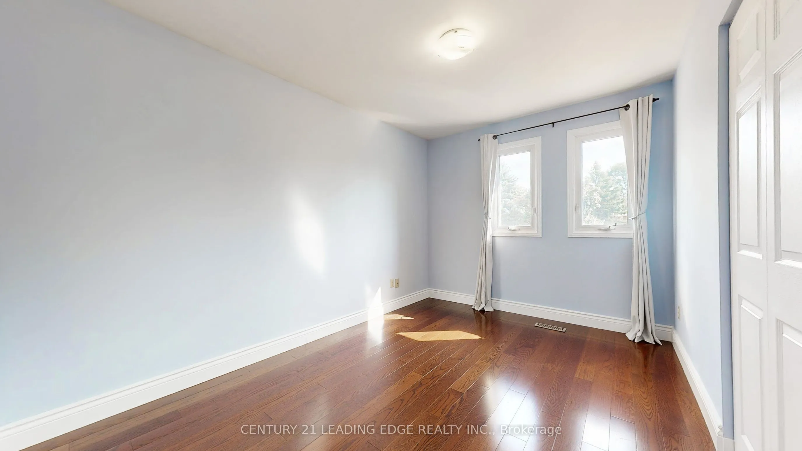 10 VIVALDI Crescent