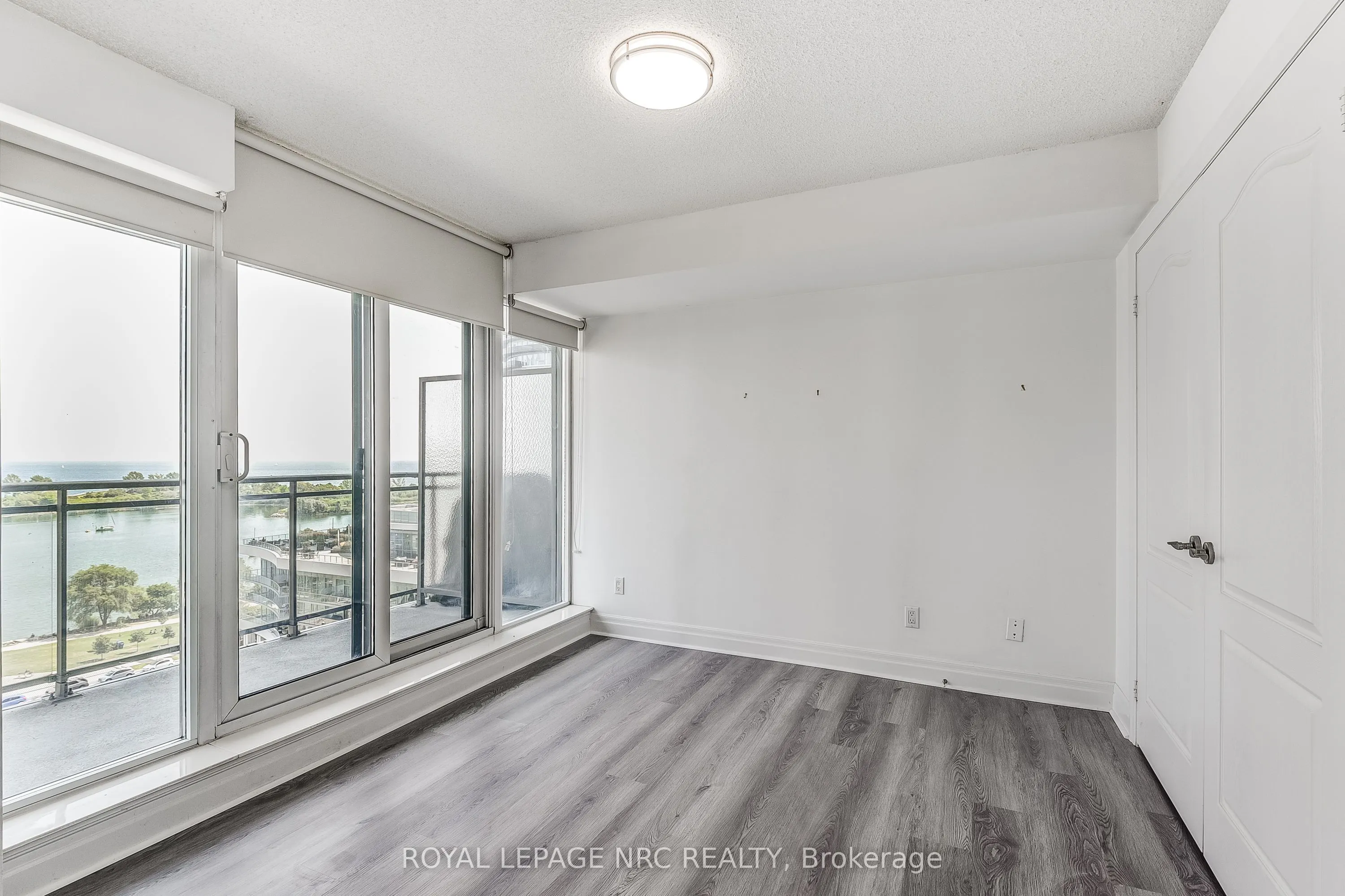 2121 Lakeshore Boulevard W, #1211