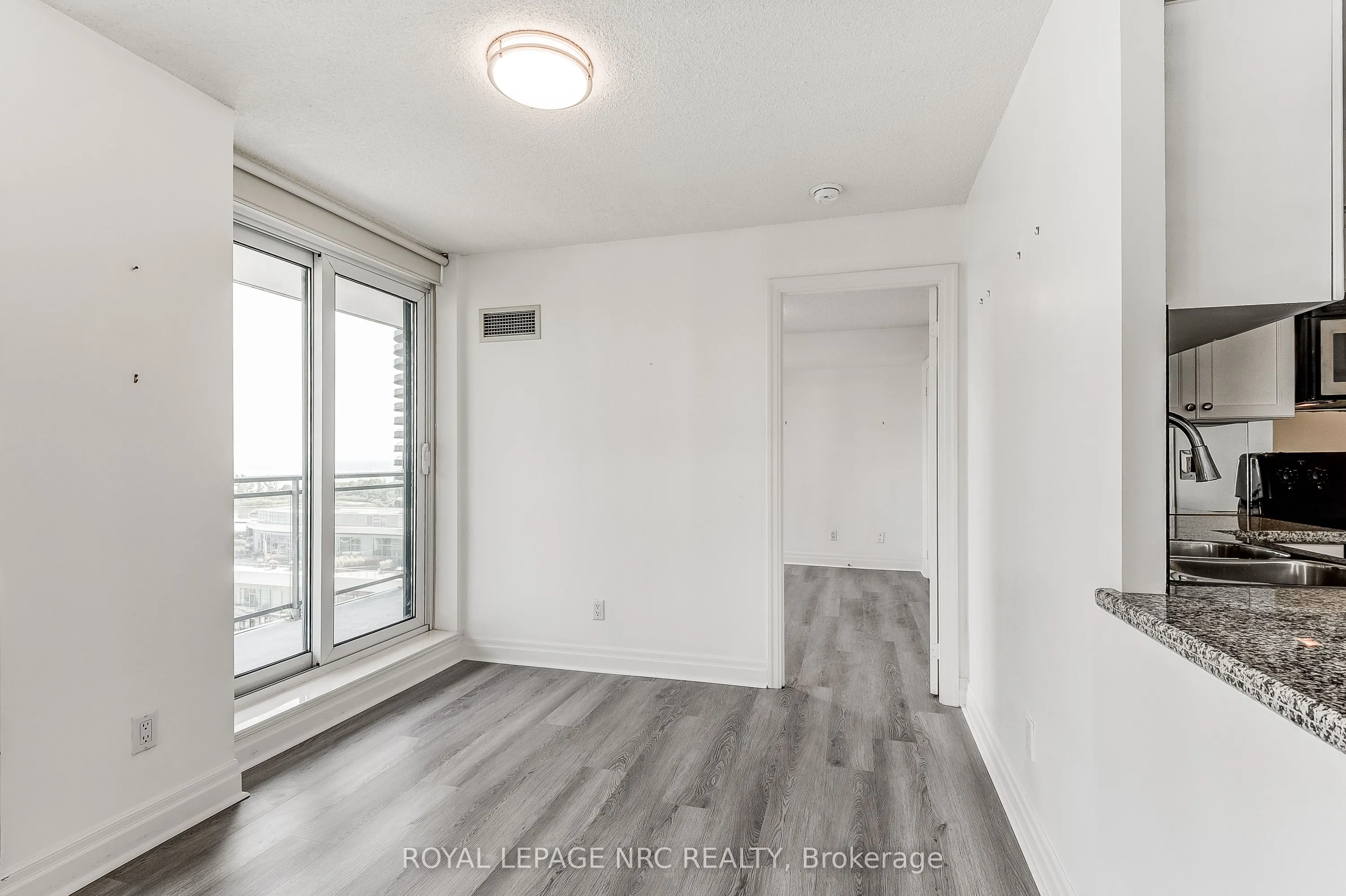 2121 Lakeshore Boulevard W, #1211