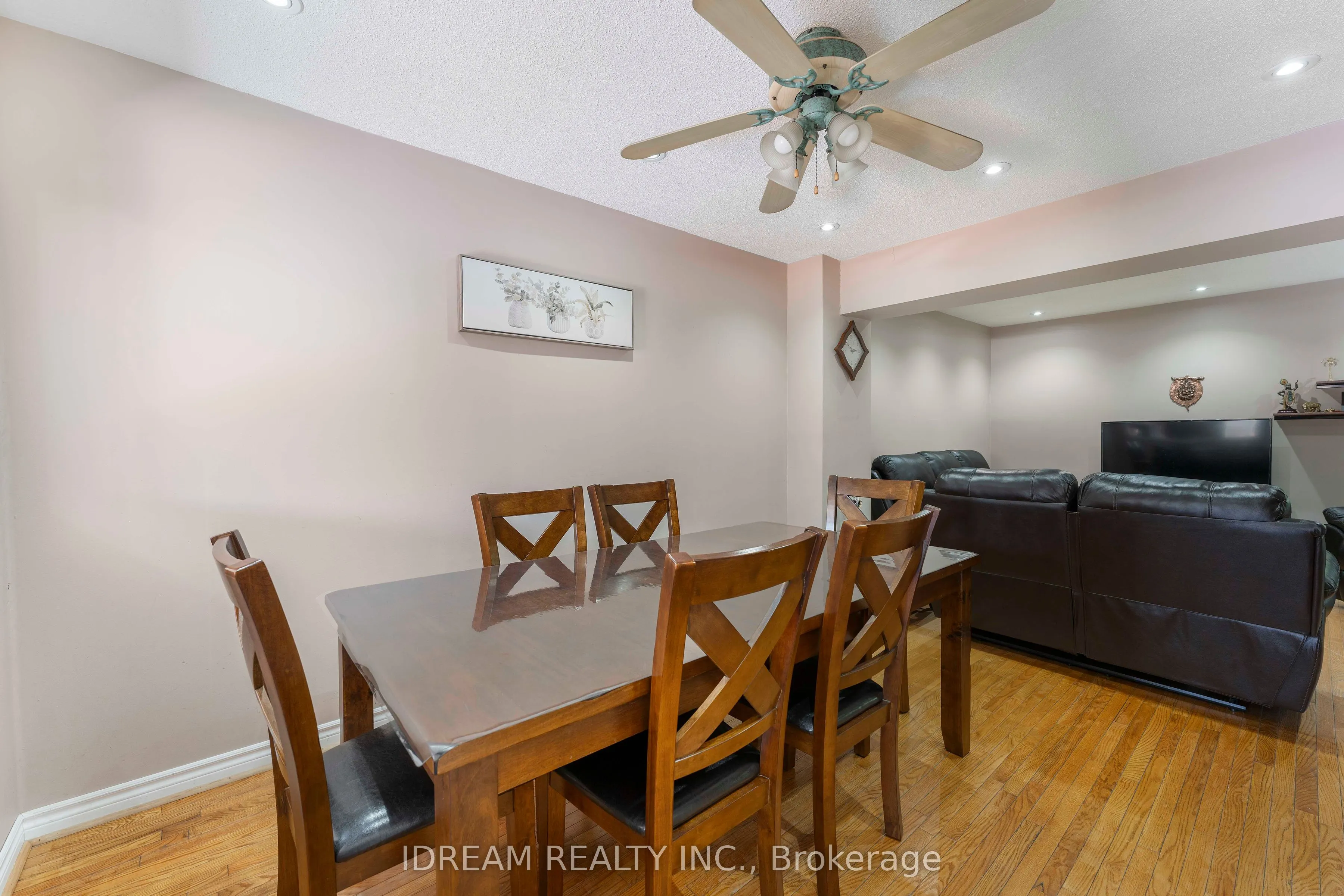 42 Mccleave Crescent