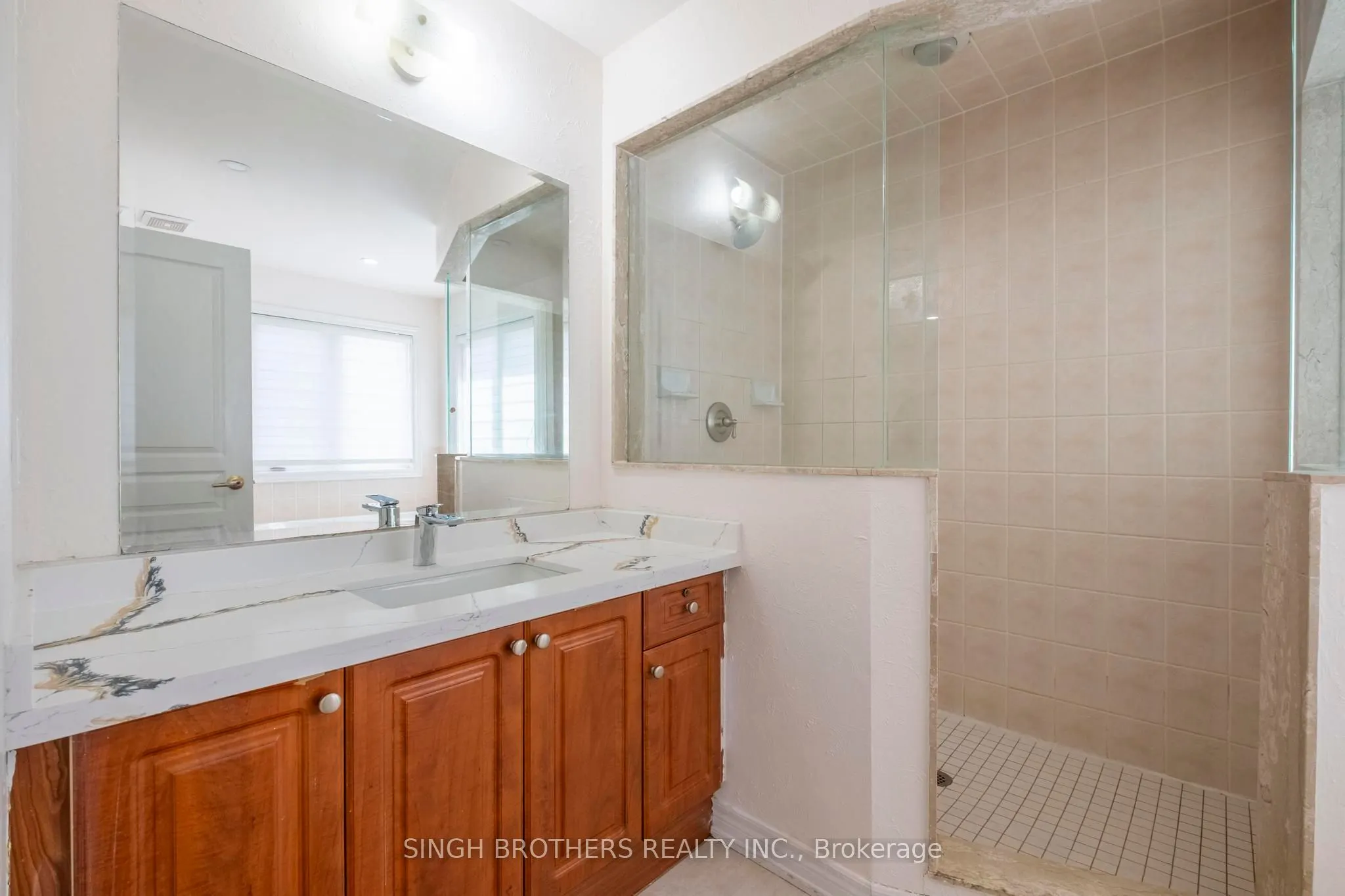 78 Mainard Crescent, #Upper
