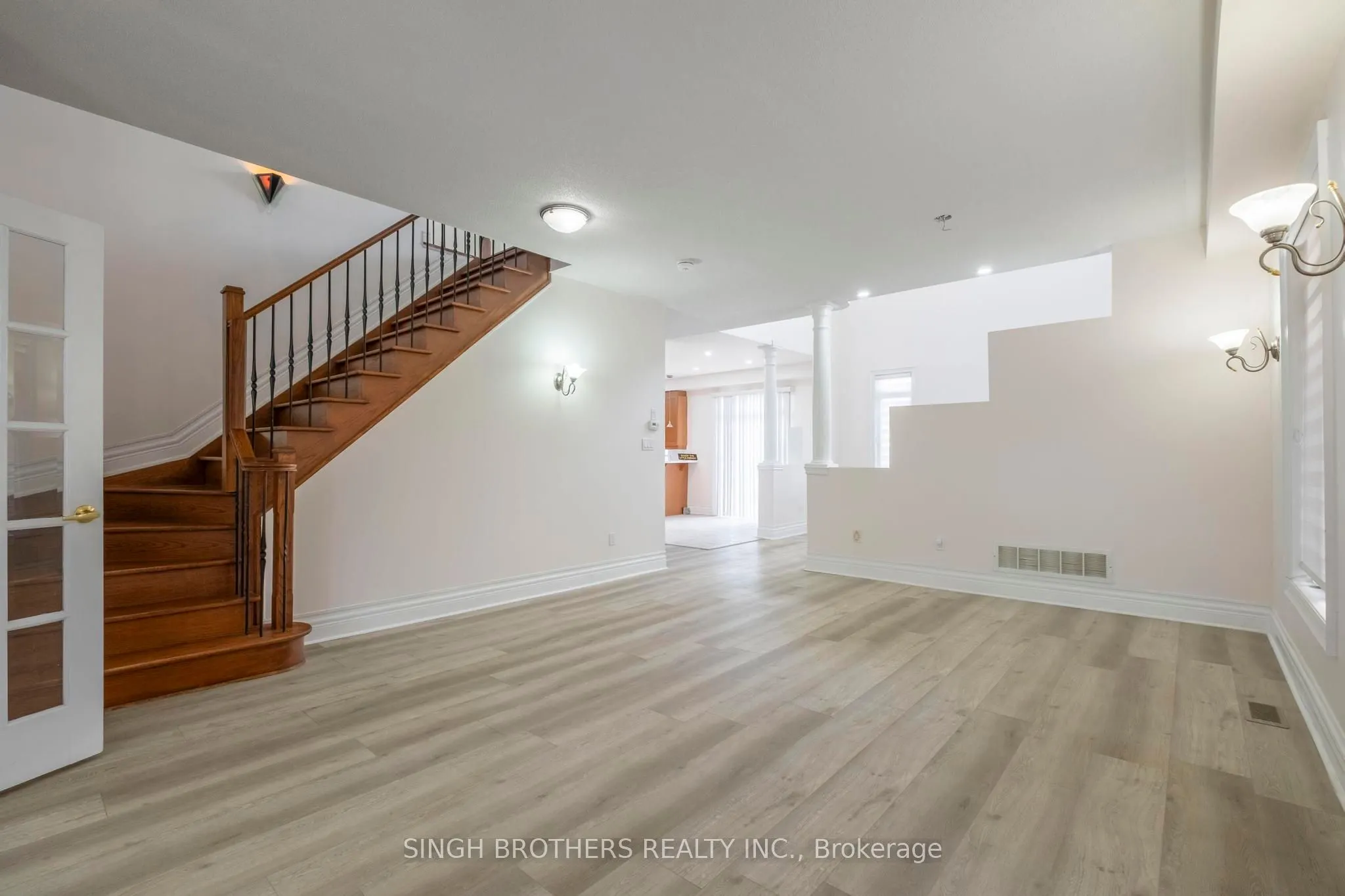 78 Mainard Crescent, #Upper