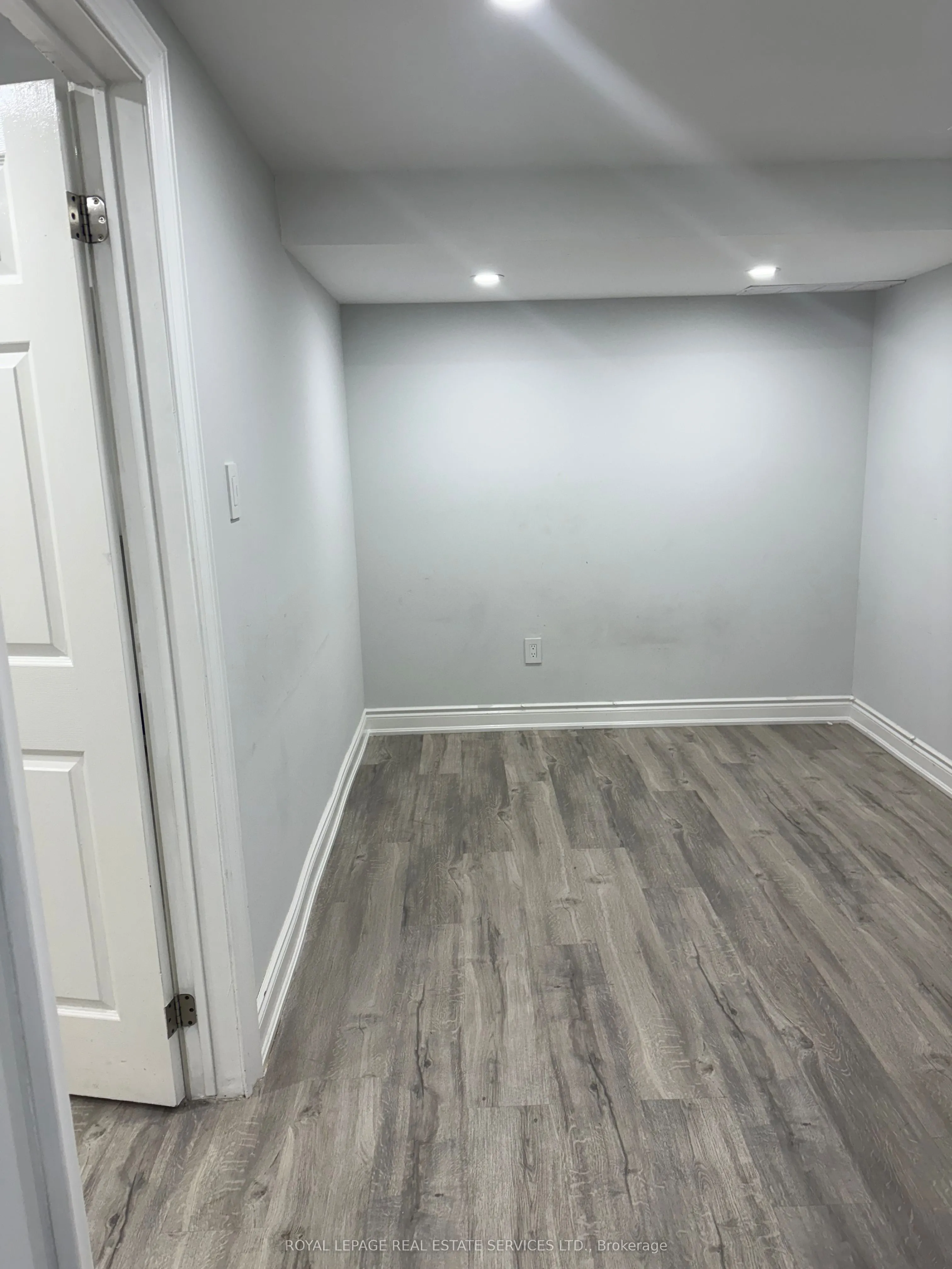 858 Khan Crescent, #Bsmt