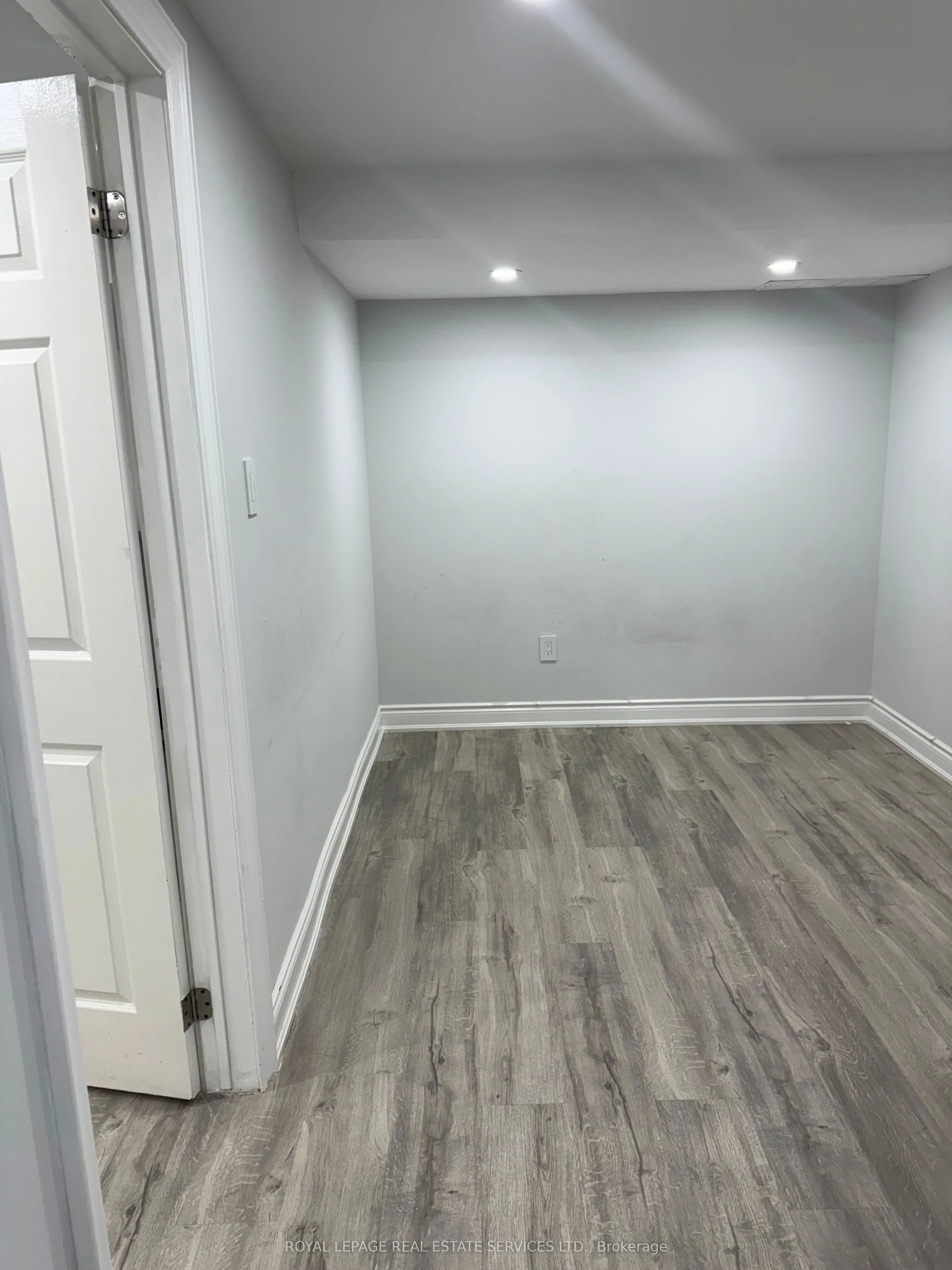 858 Khan Crescent, #Bsmt
