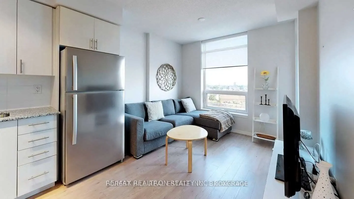 830 Lawrence Avenue W, #644
