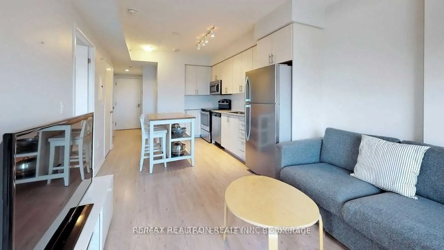 830 Lawrence Avenue W, #644