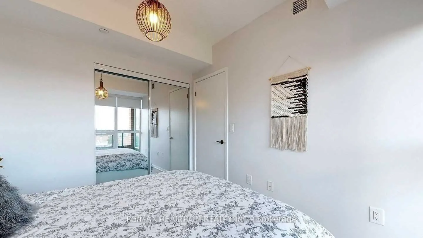 830 Lawrence Avenue W, #644