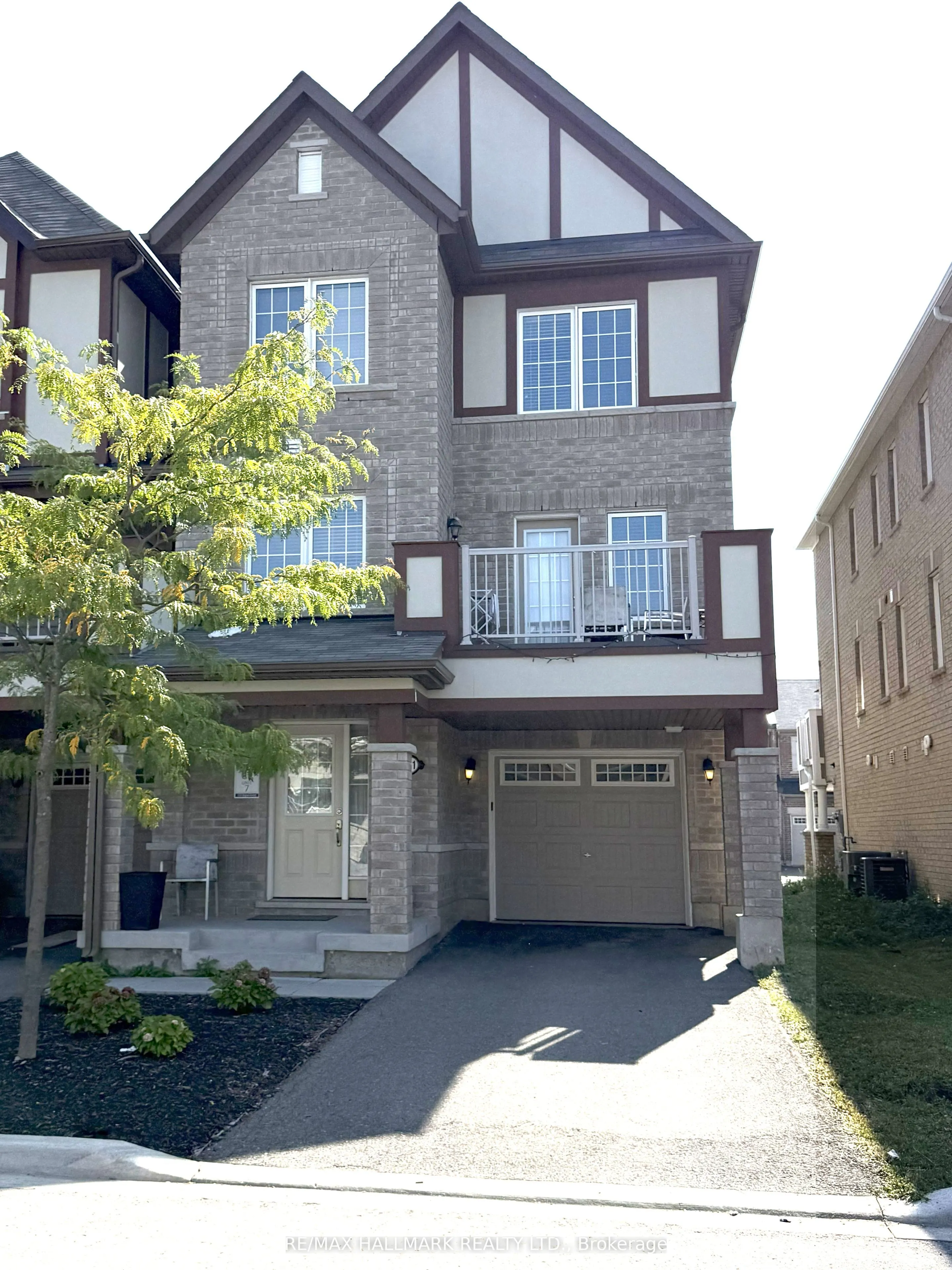 1161 Duignan Crescent