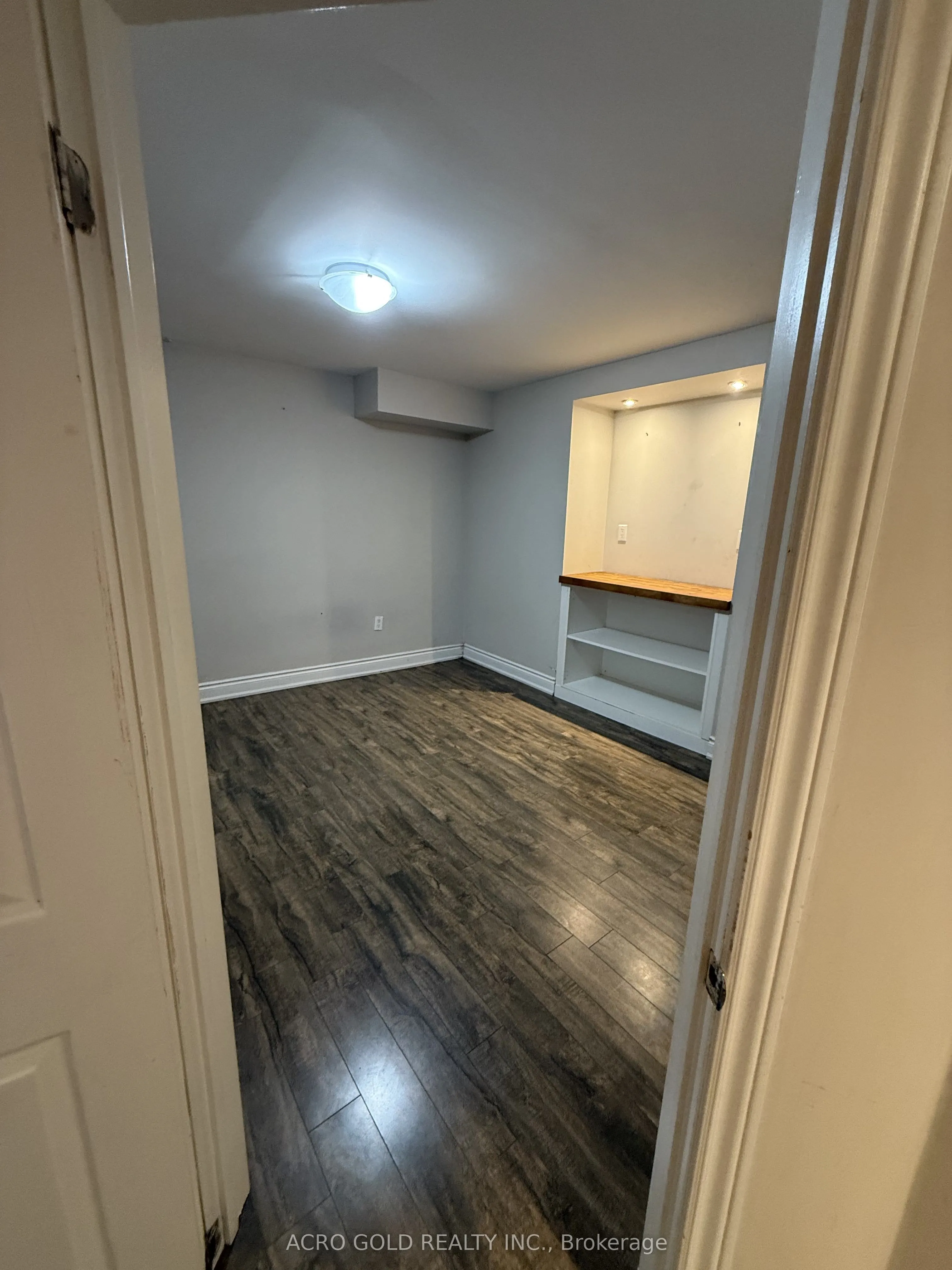 420 Hansen Road N, #01