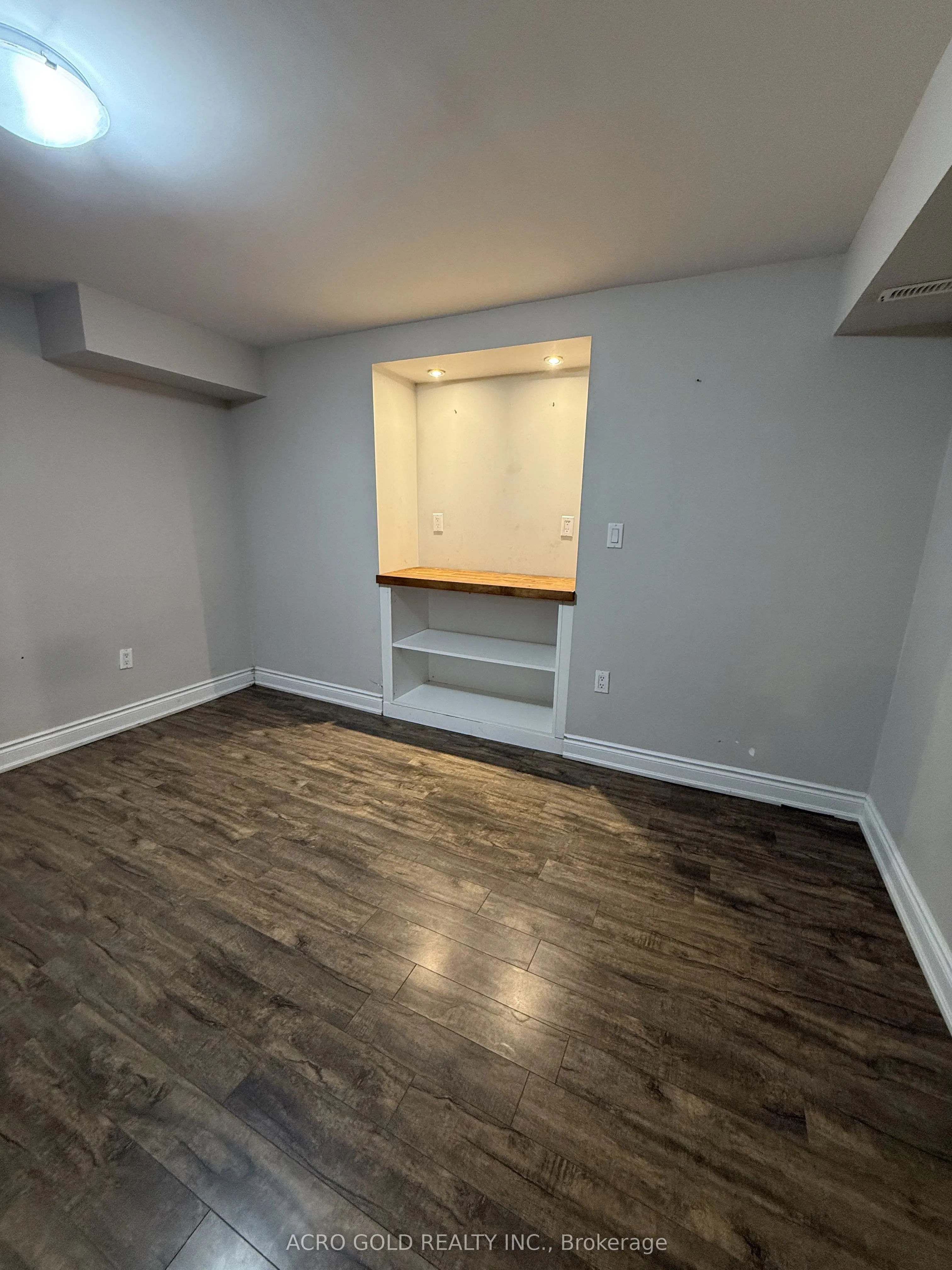 420 Hansen Road N, #01