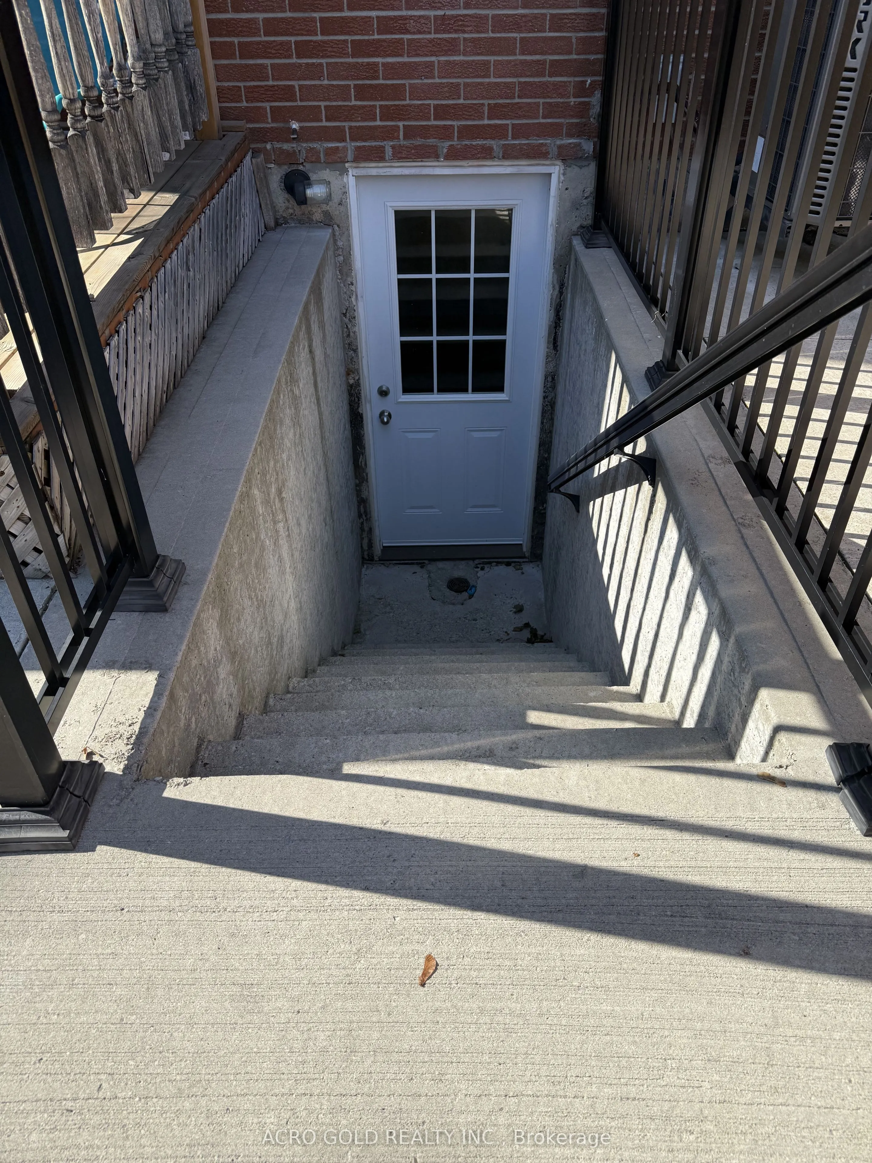 420 Hansen Road N, #01