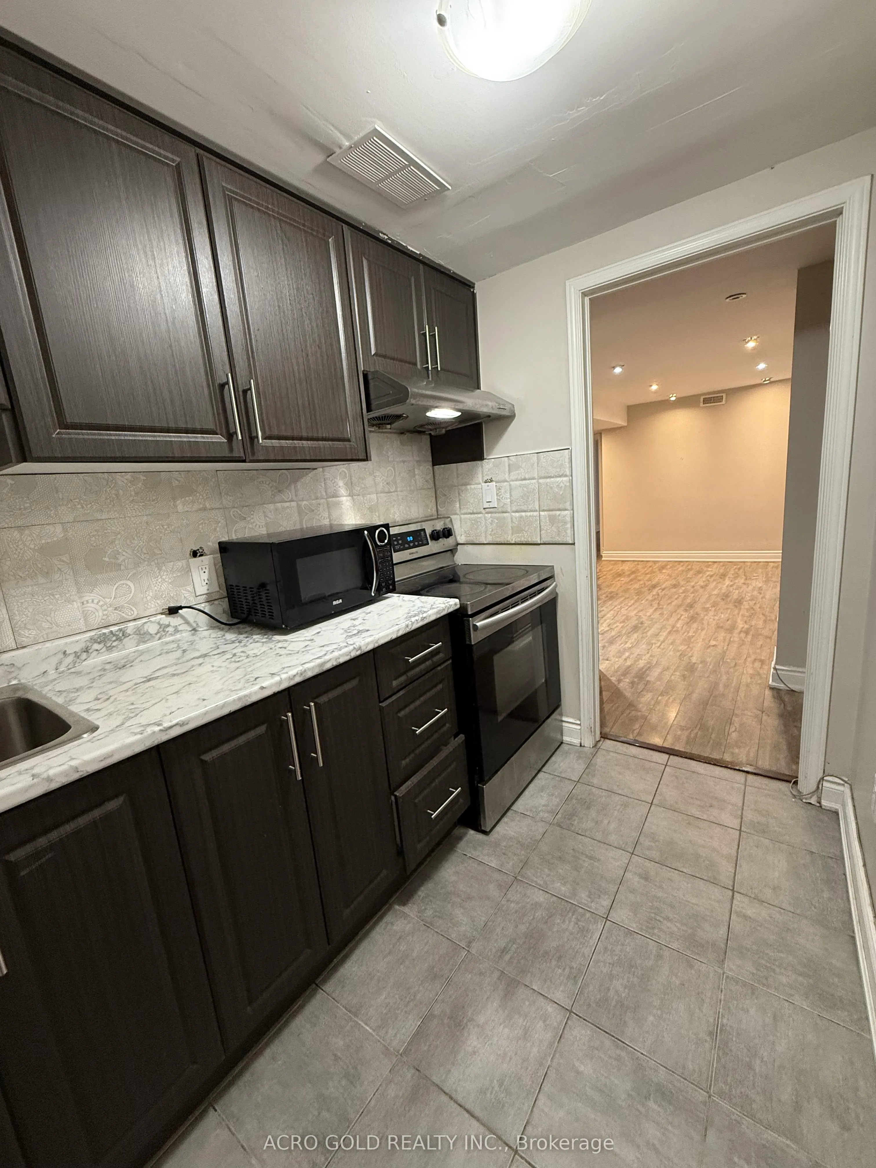 420 Hansen Road N, #01
