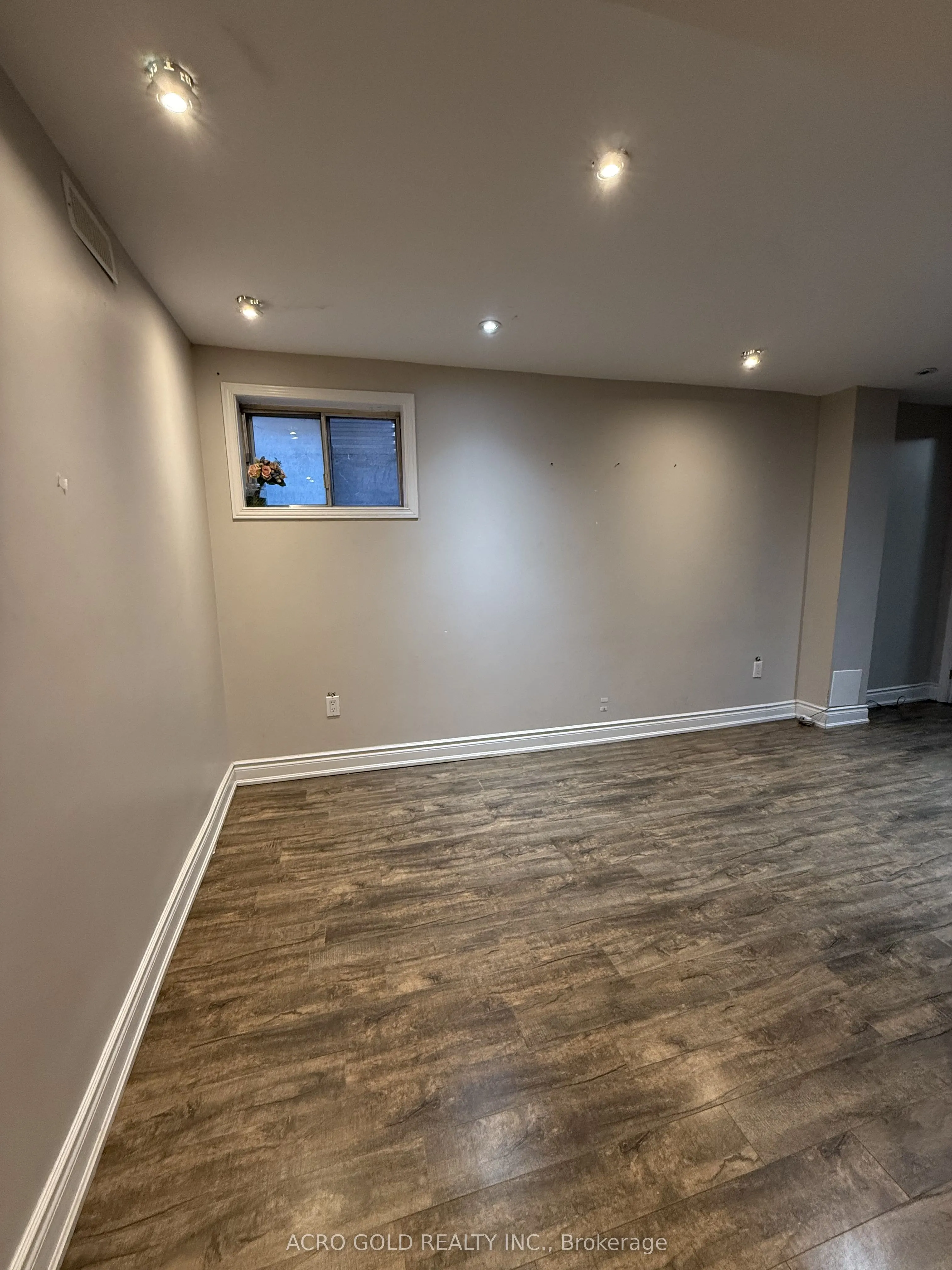 420 Hansen Road N, #01