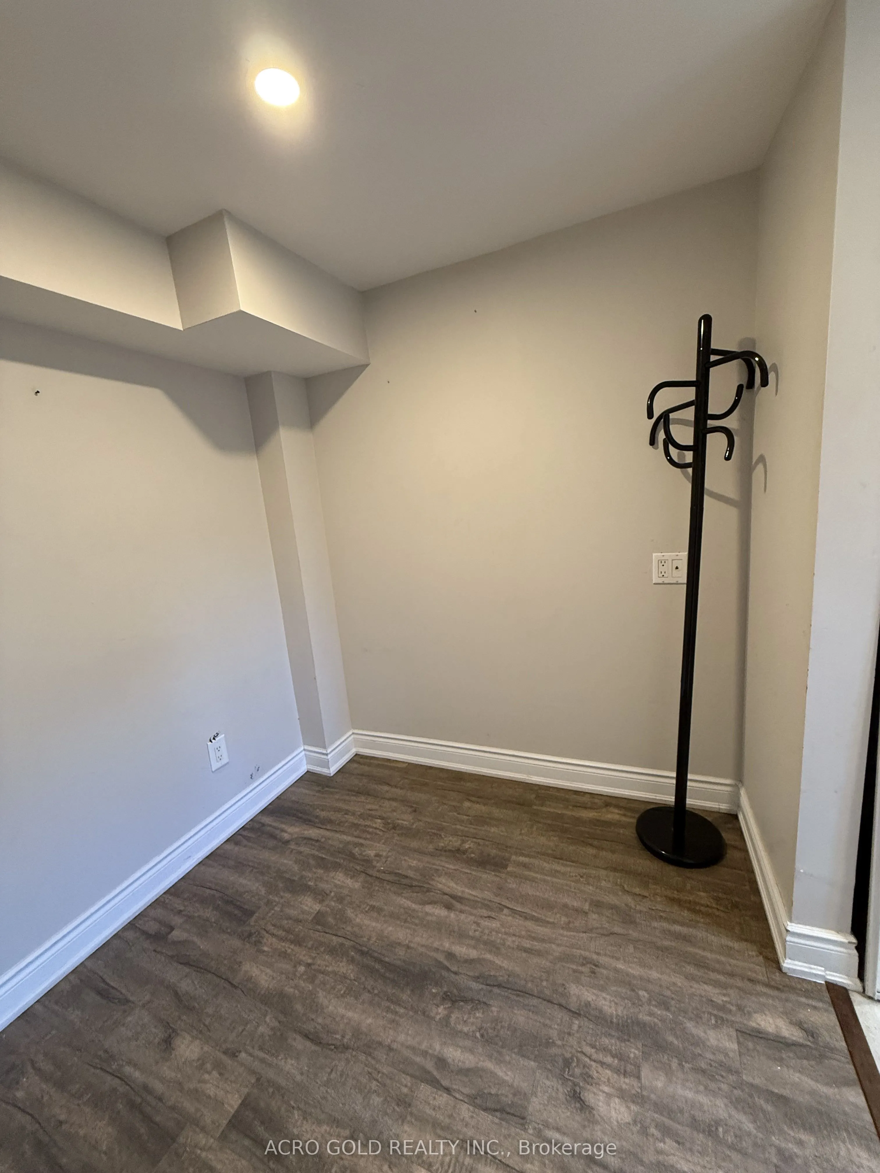 420 Hansen Road N, #01