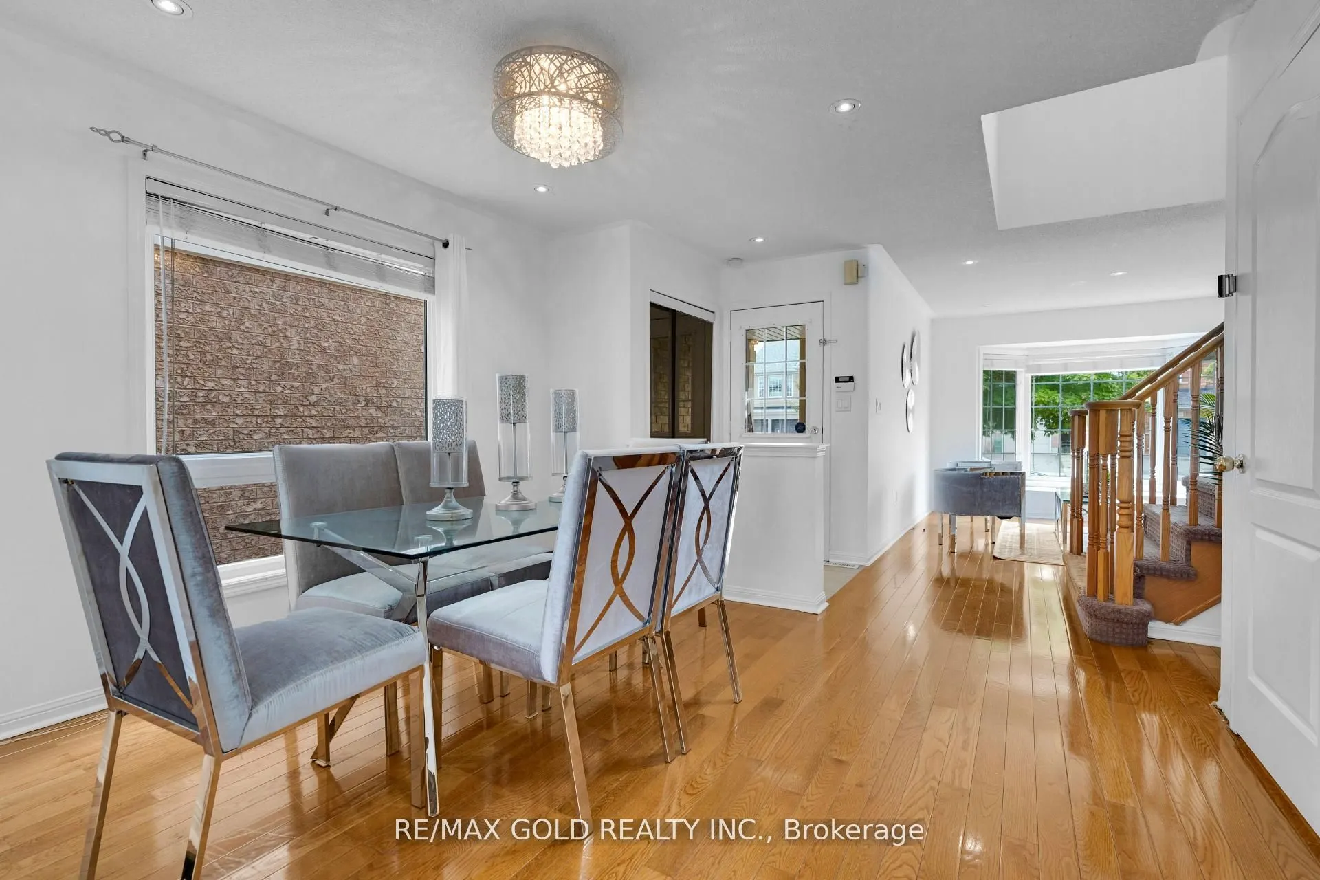 255 Brisdale Drive