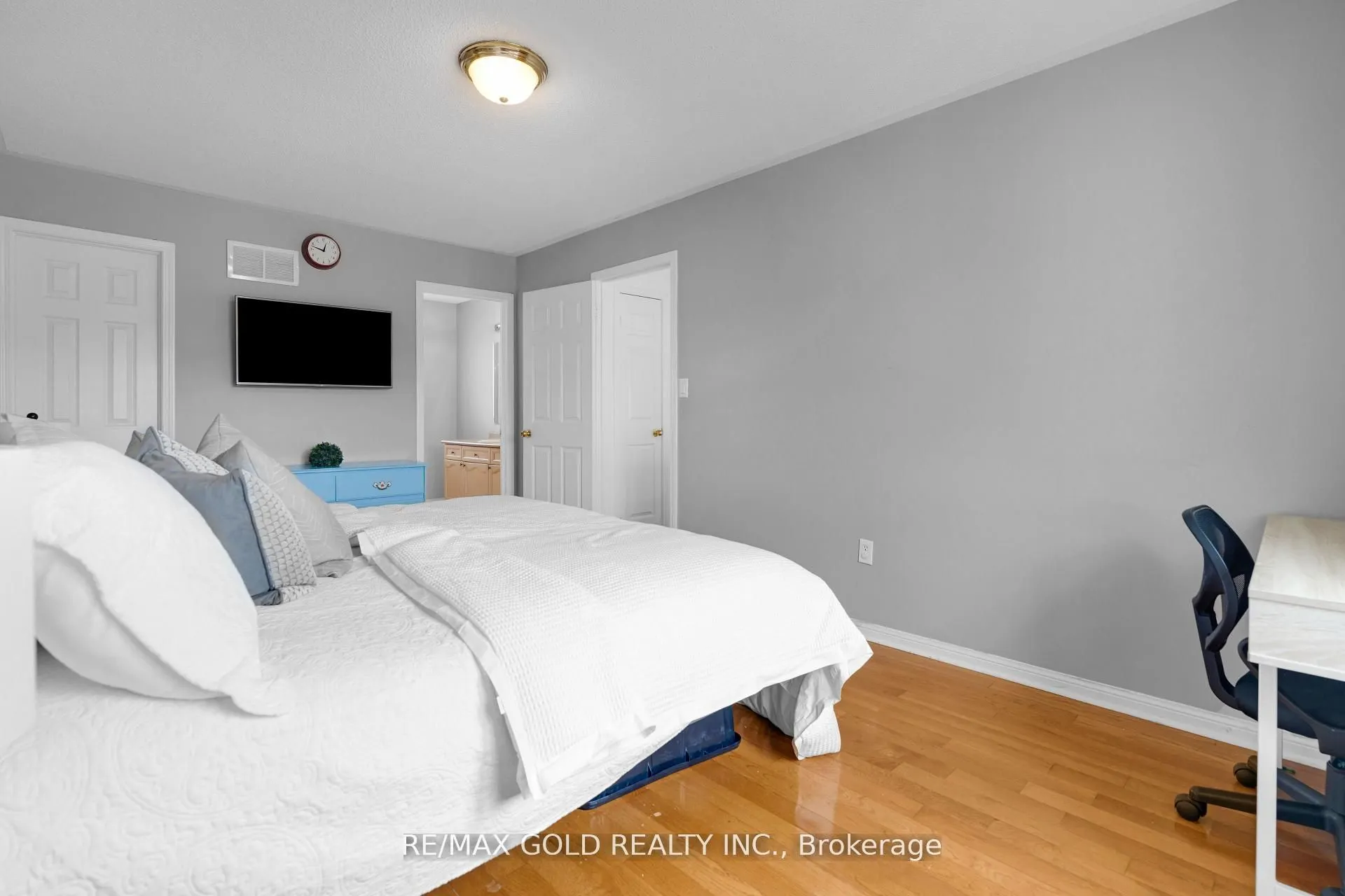 255 Brisdale Drive