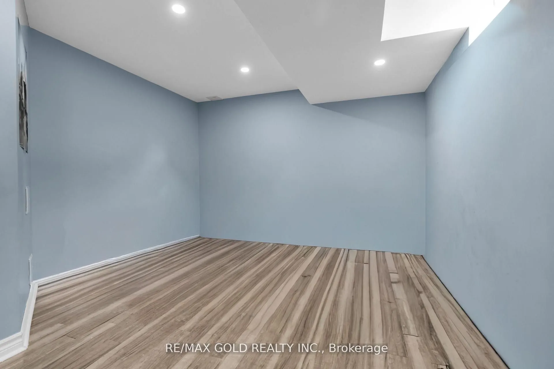 255 Brisdale Drive