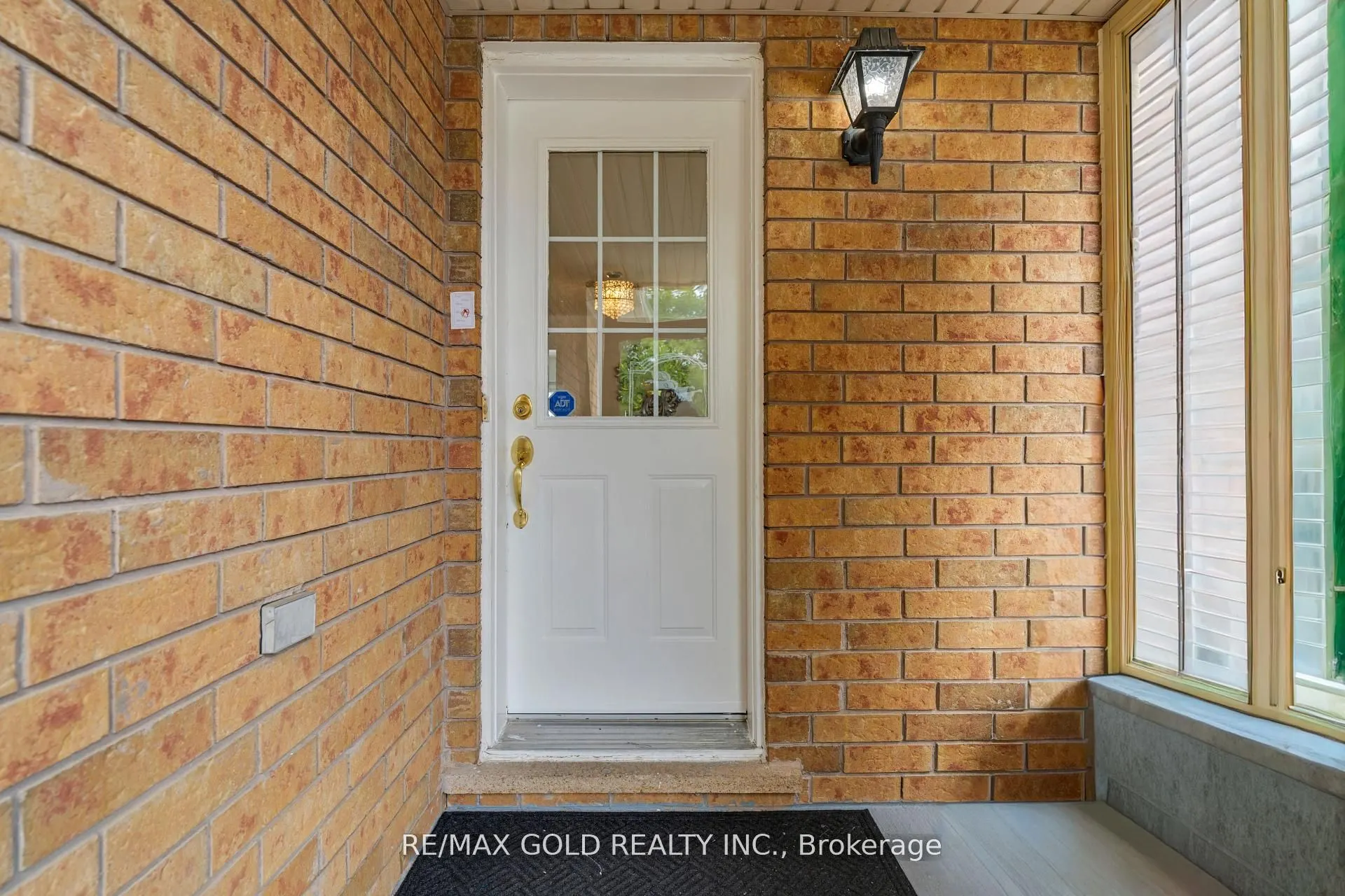 255 Brisdale Drive