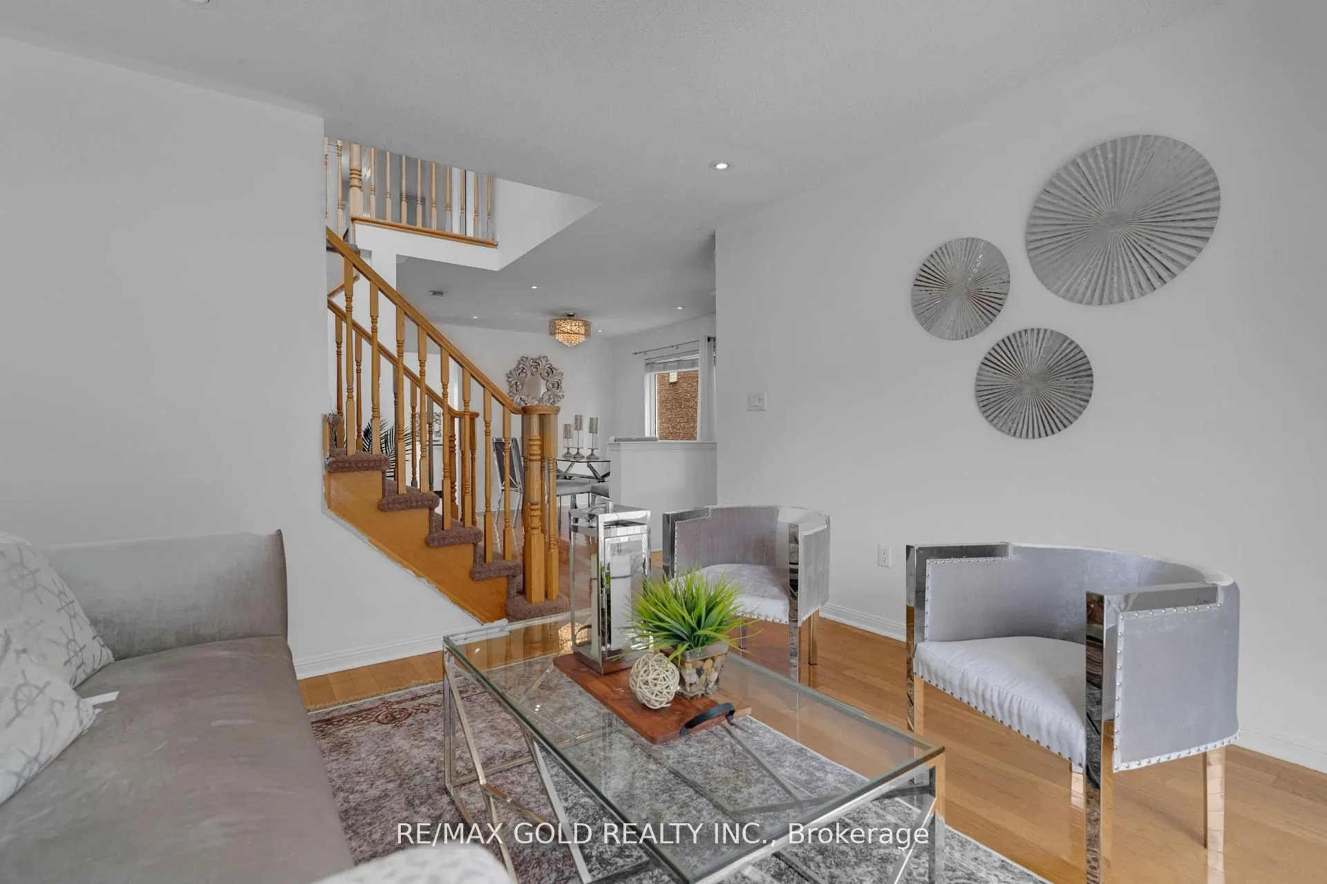 255 Brisdale Drive