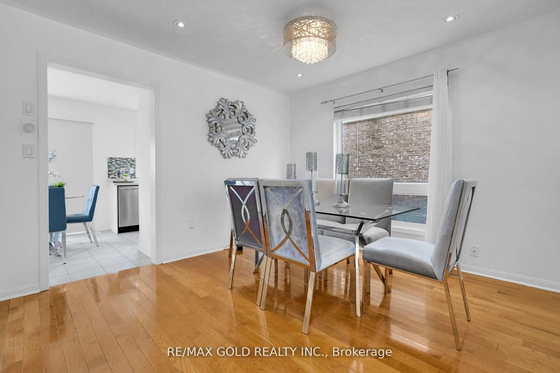 255 Brisdale Drive