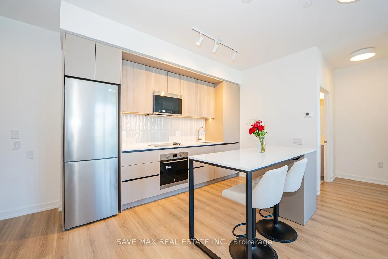2485 Eglinton Avenue W, #402