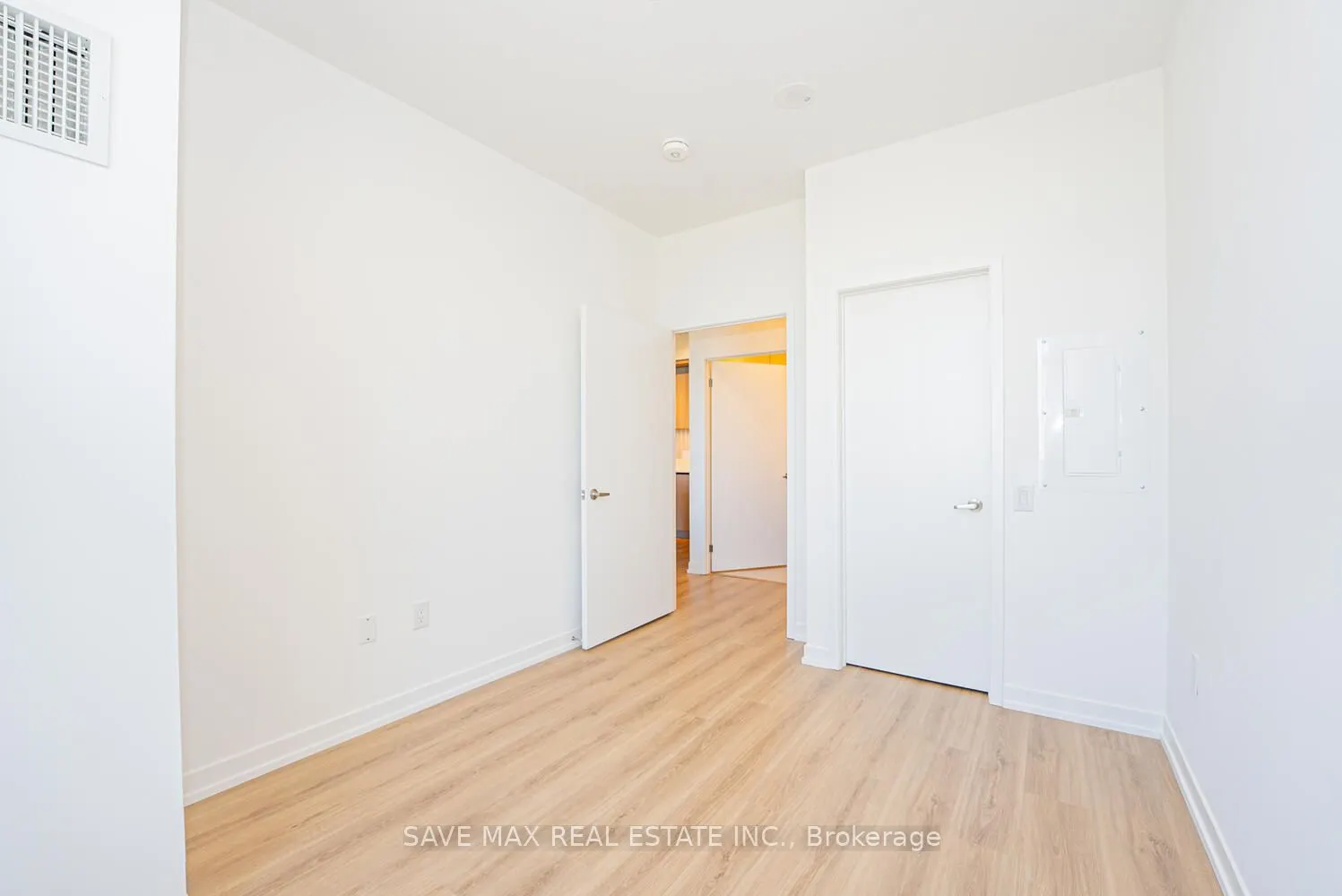 2485 Eglinton Avenue W, #402