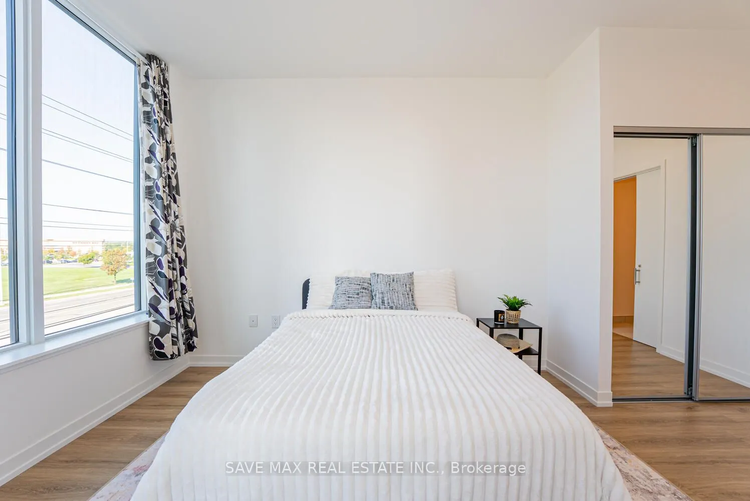 2485 Eglinton Avenue W, #402