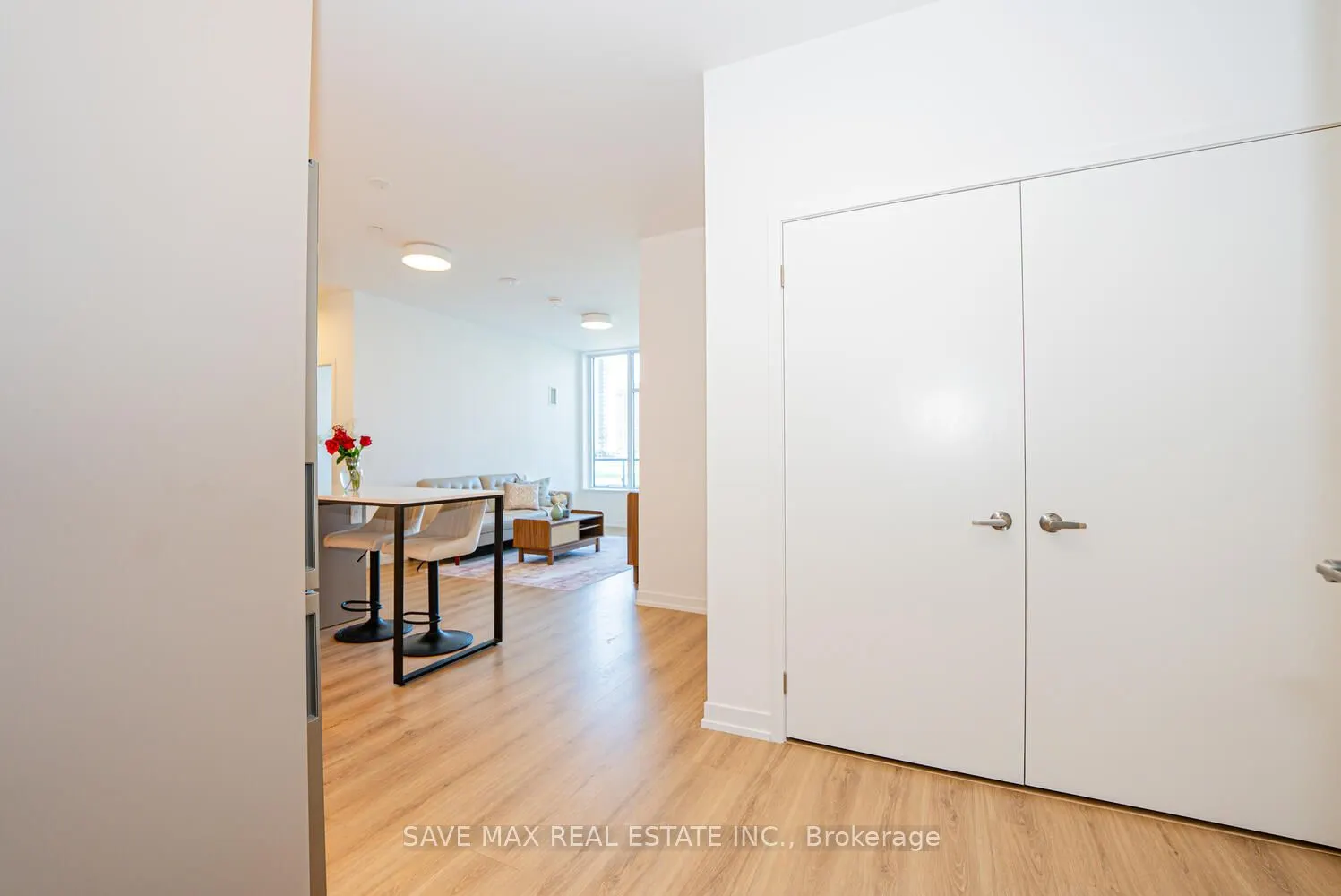 2485 Eglinton Avenue W, #402