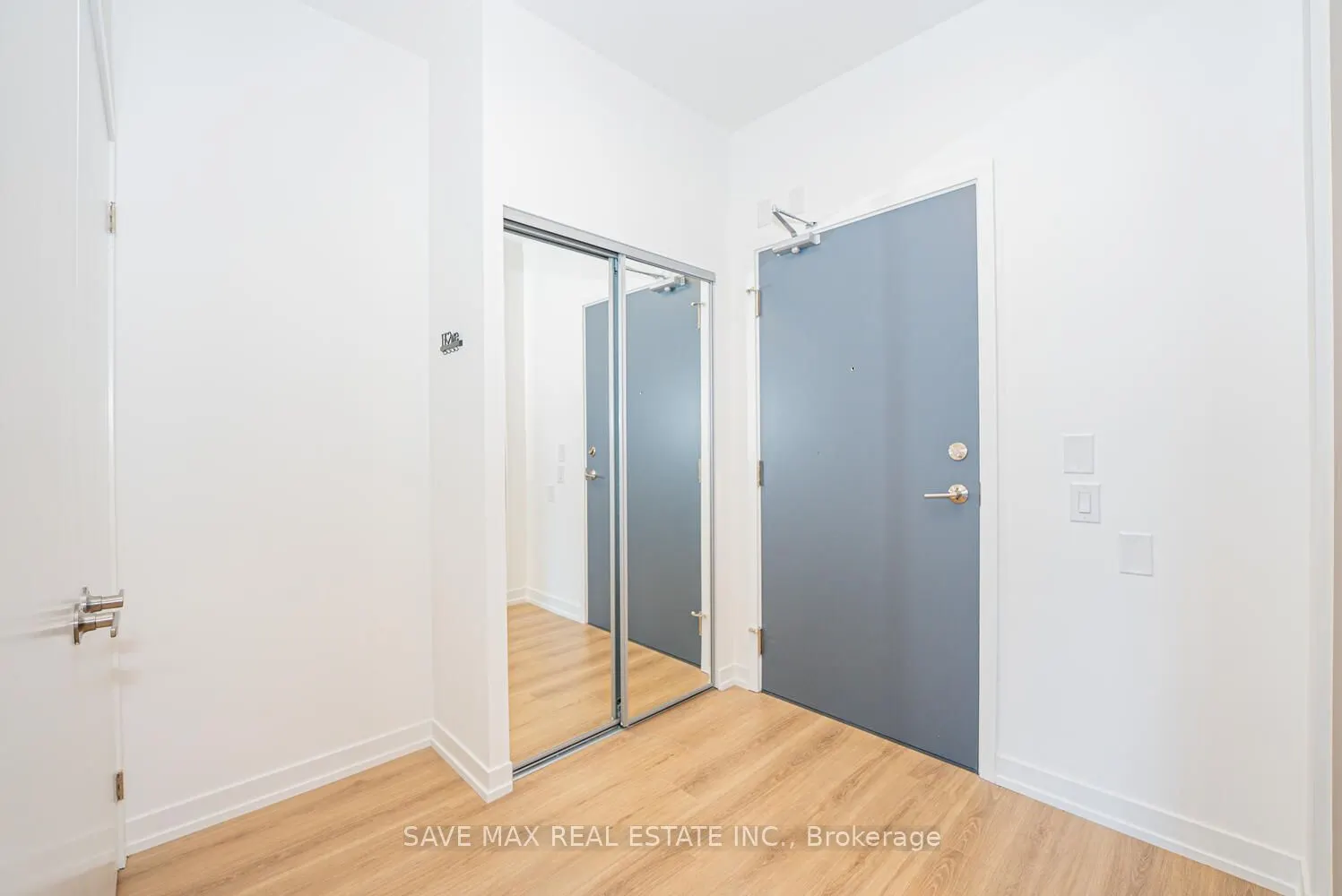 2485 Eglinton Avenue W, #402