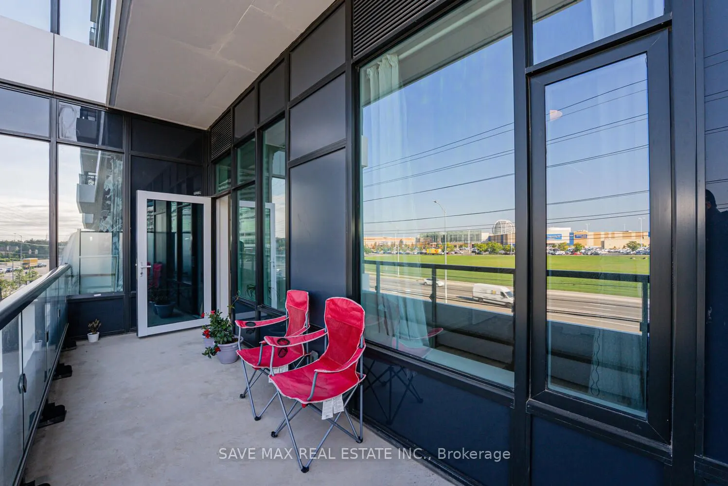 2485 Eglinton Avenue W, #402