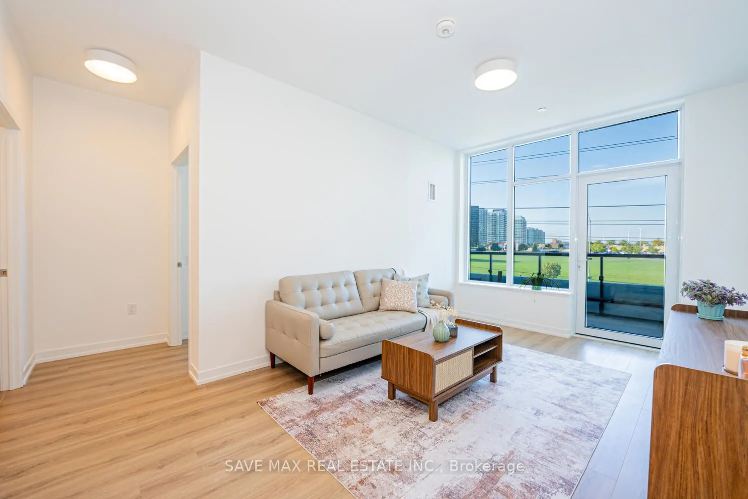 2485 Eglinton Avenue W, #402