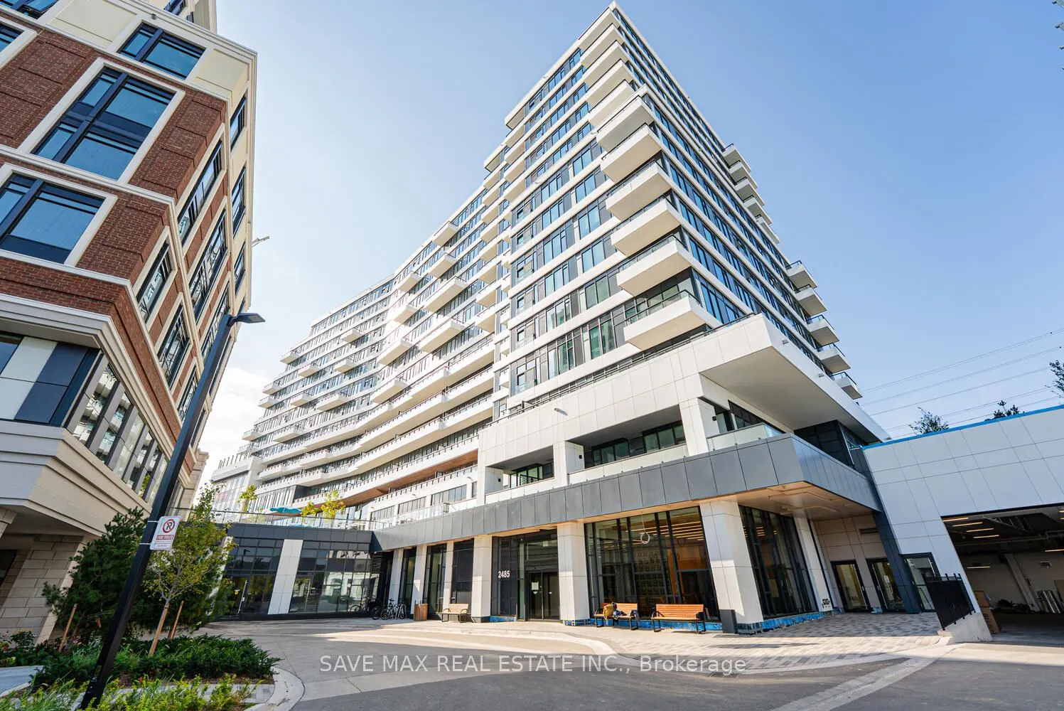 2485 Eglinton Avenue W, #402