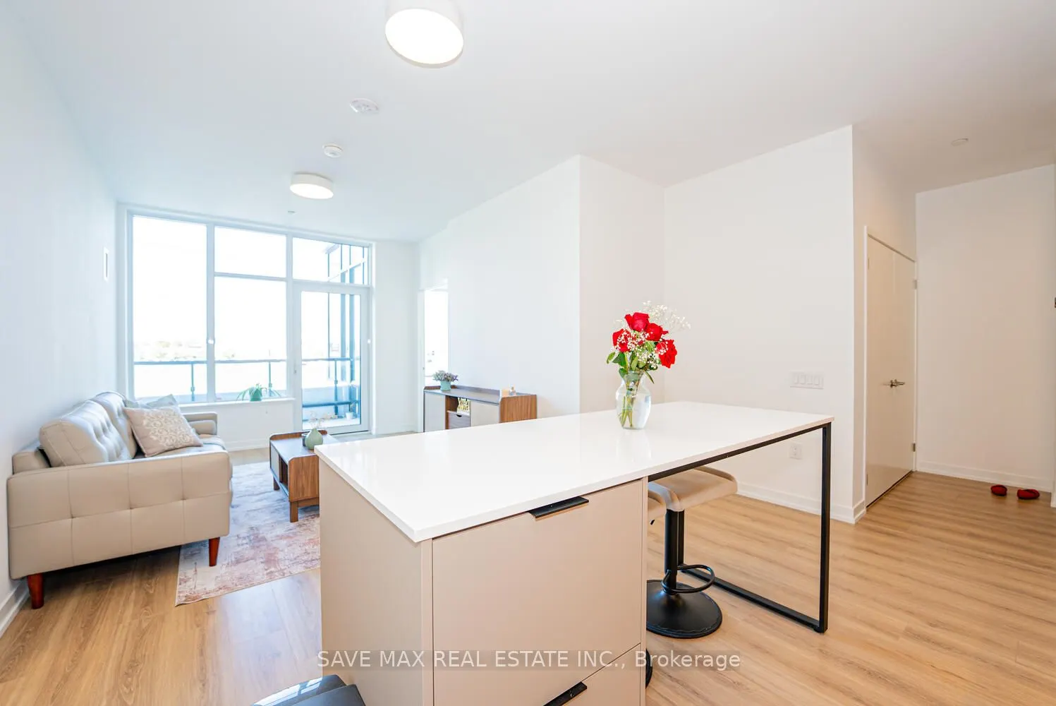 2485 Eglinton Avenue W, #402