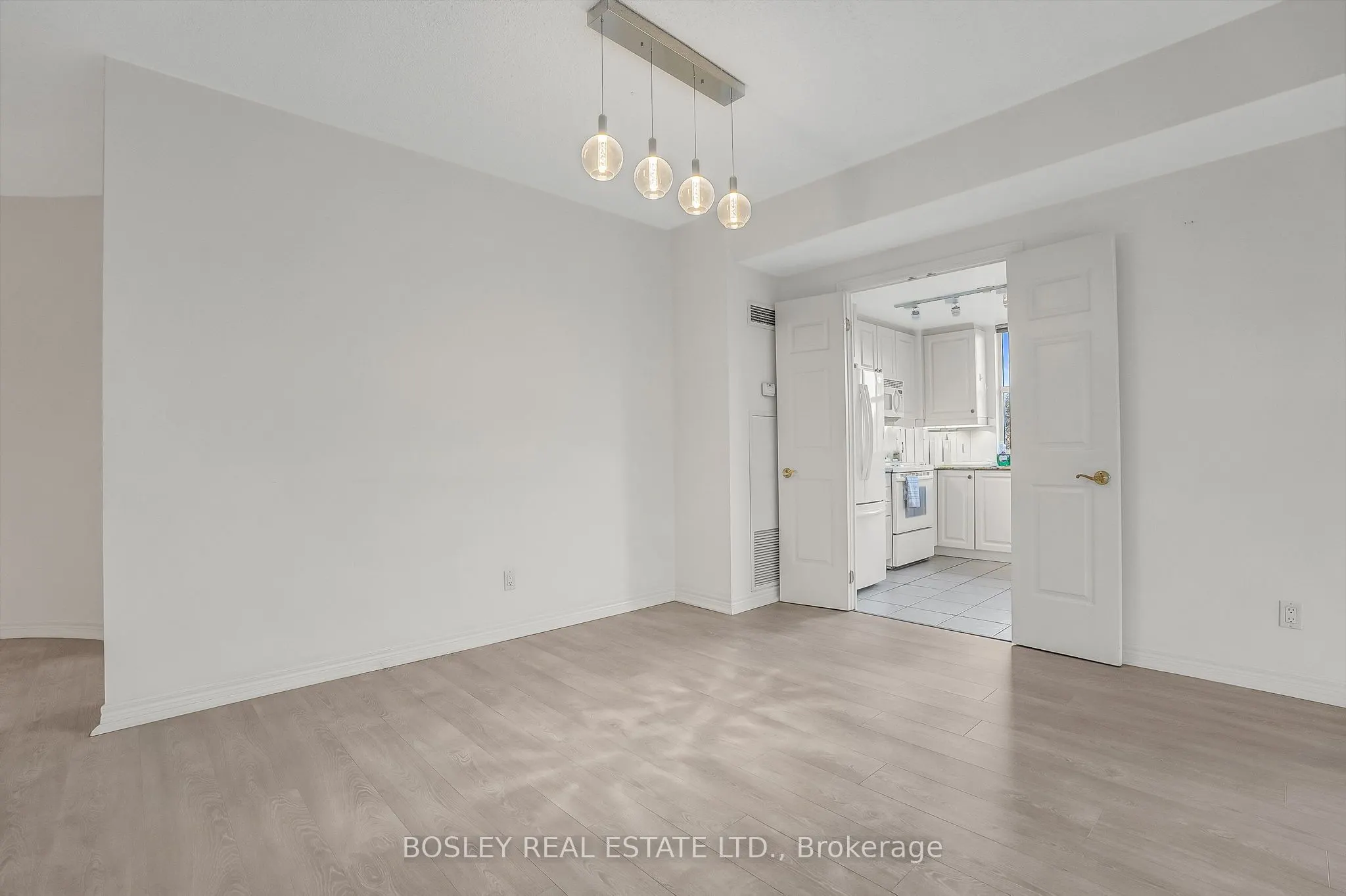 3085 Bloor Street W, #415