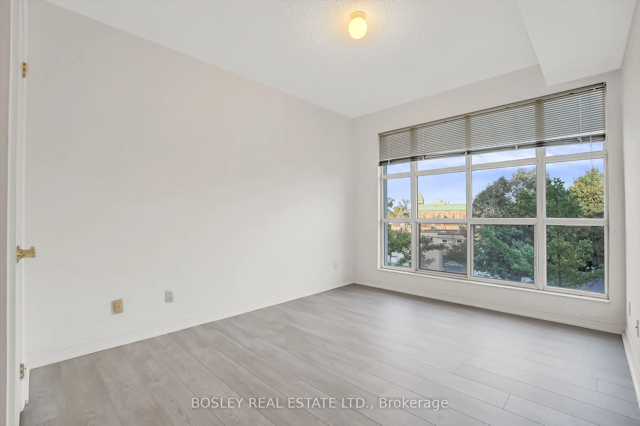 3085 Bloor Street W, #415