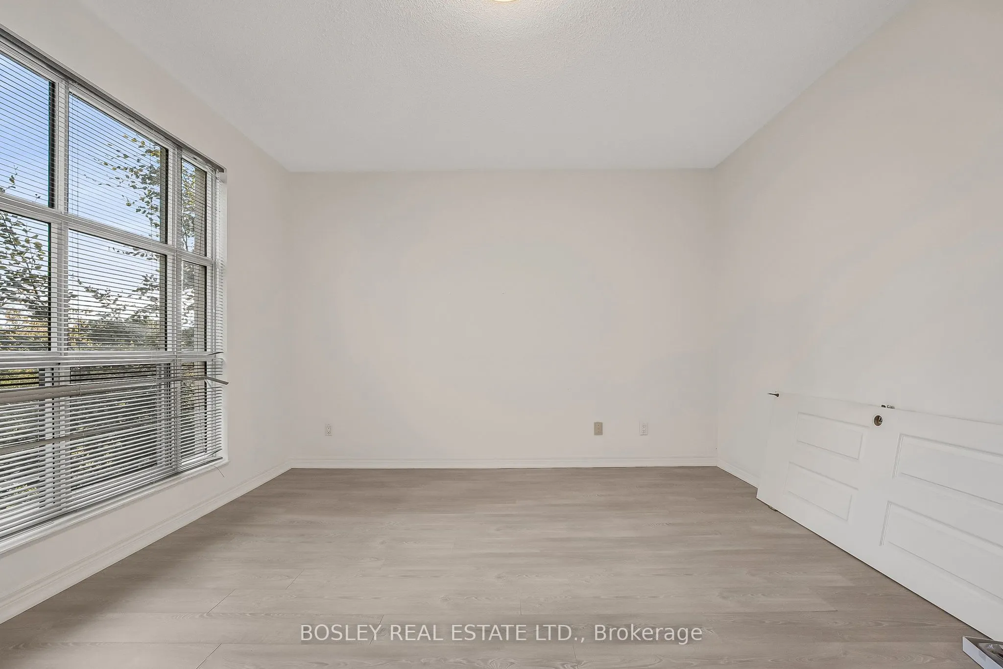 3085 Bloor Street W, #415