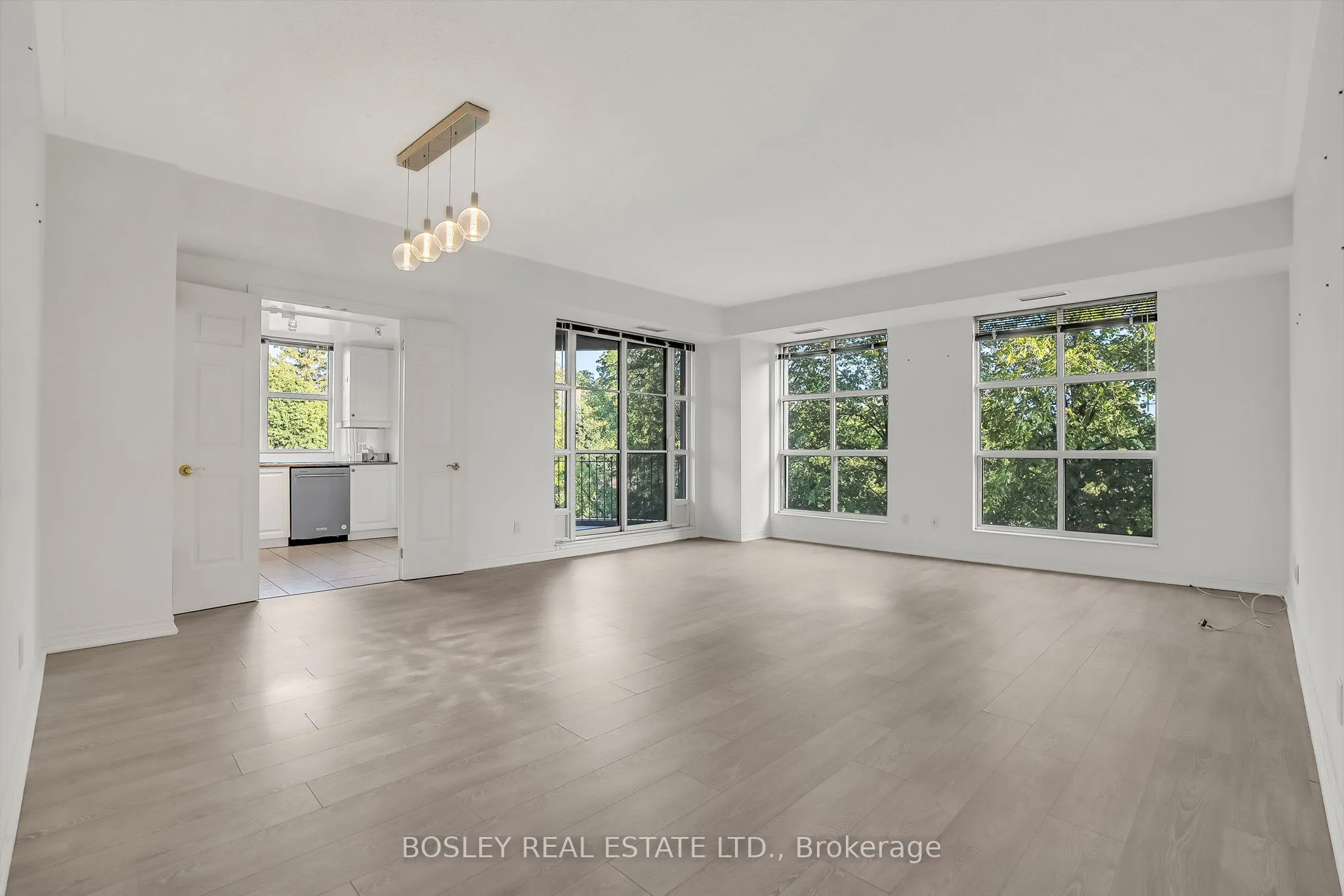 3085 Bloor Street W, #415