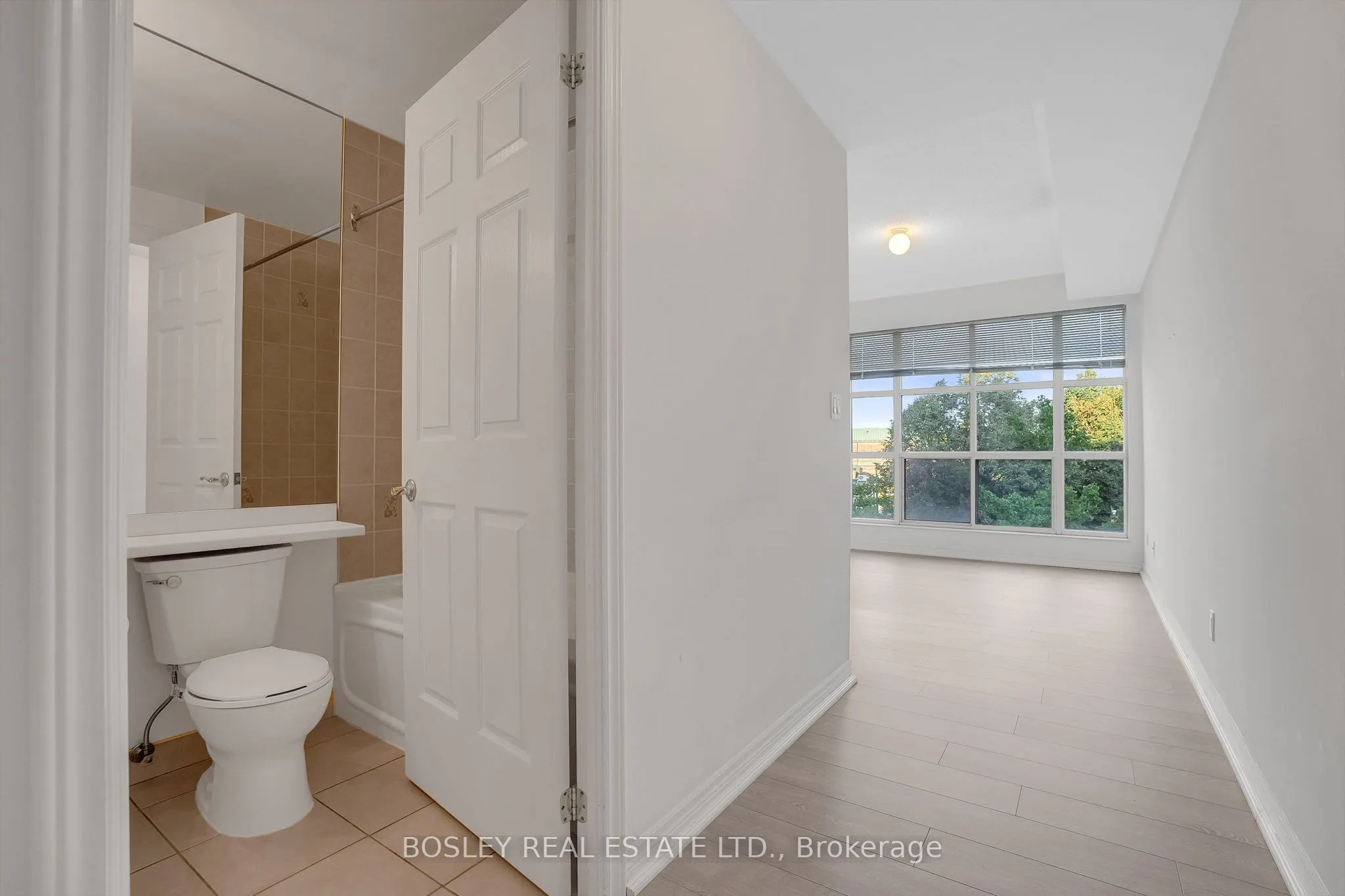 3085 Bloor Street W, #415