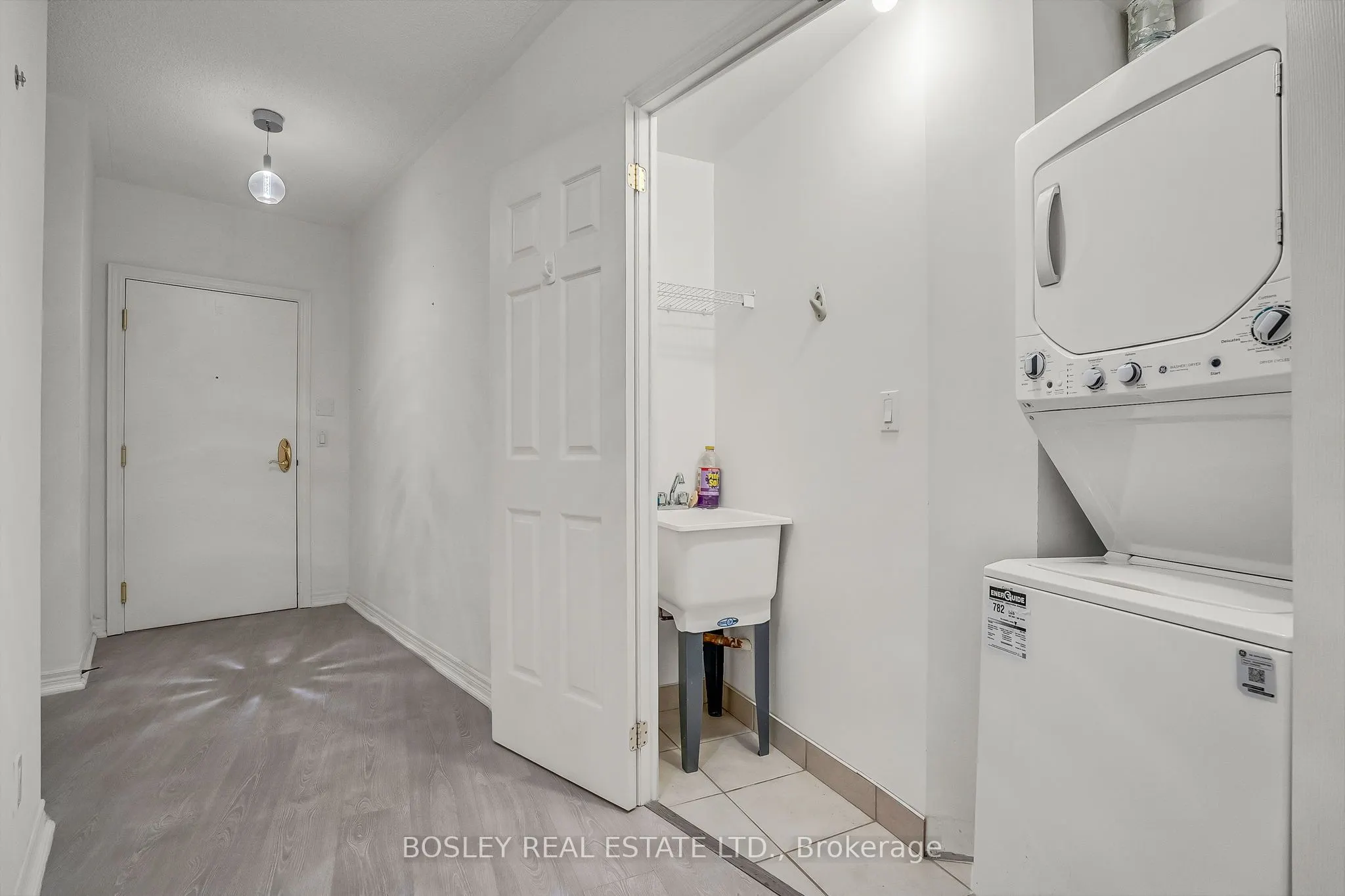 3085 Bloor Street W, #415