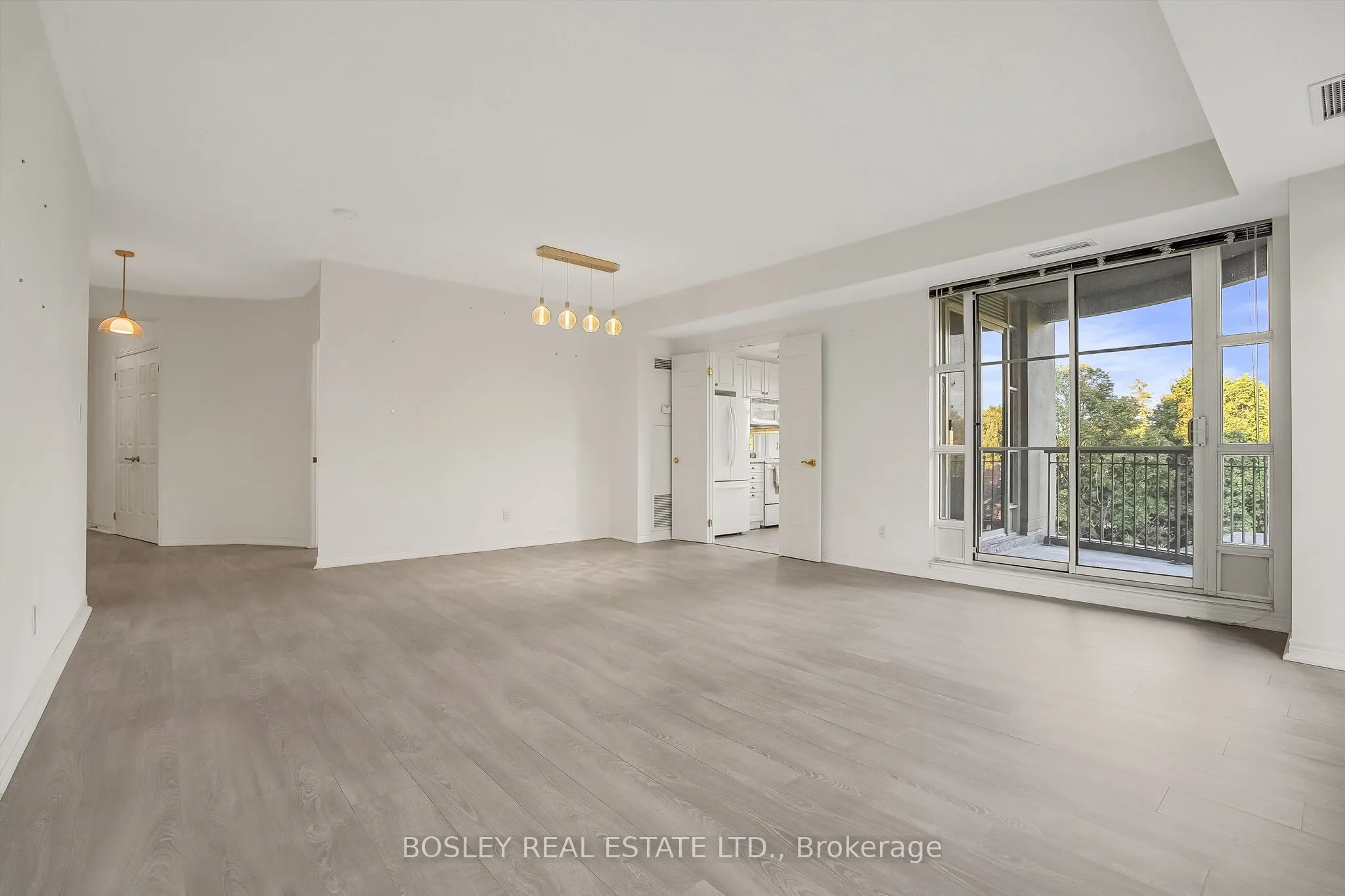 3085 Bloor Street W, #415