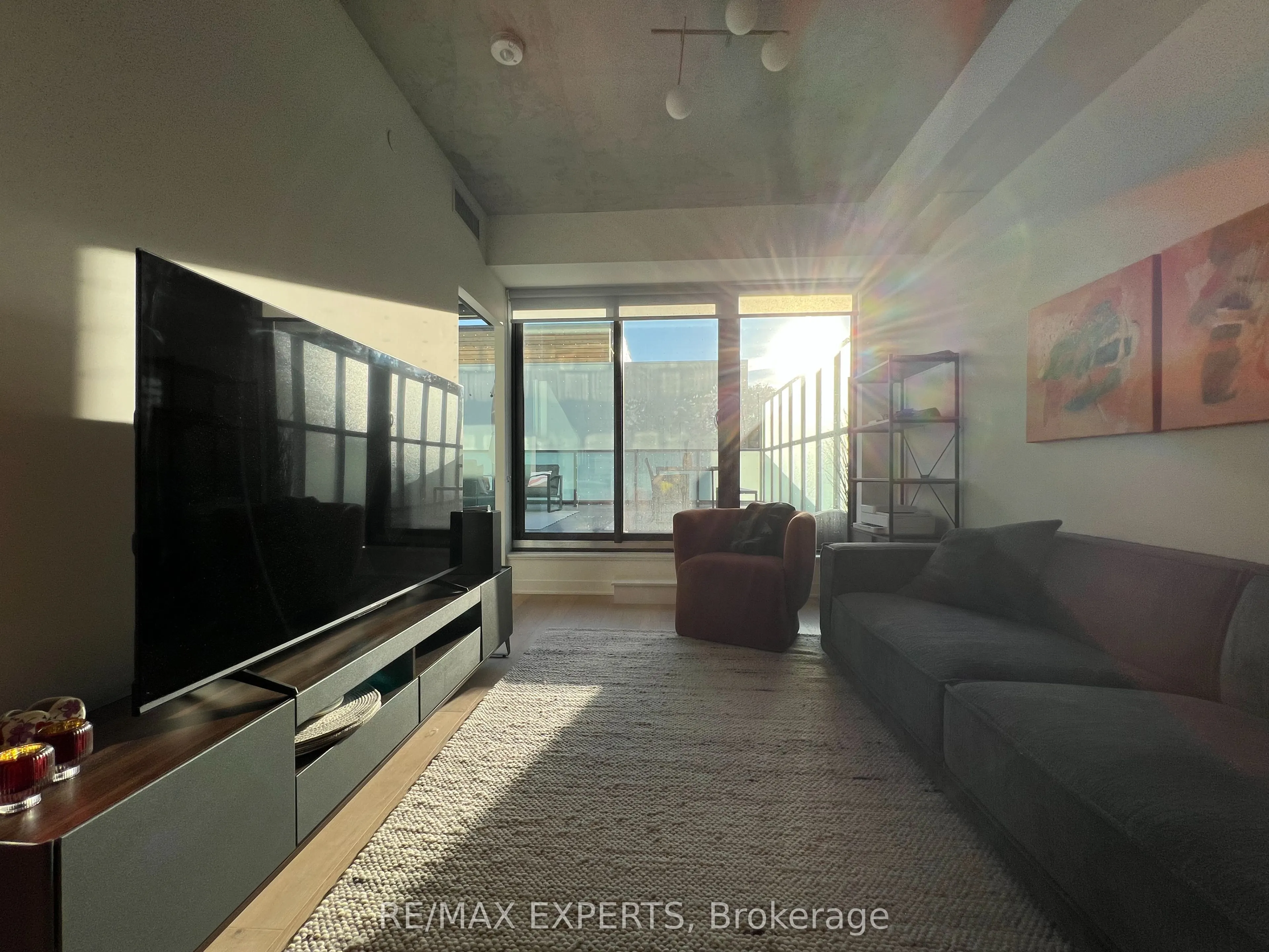 2625 Dundas Street W, #302