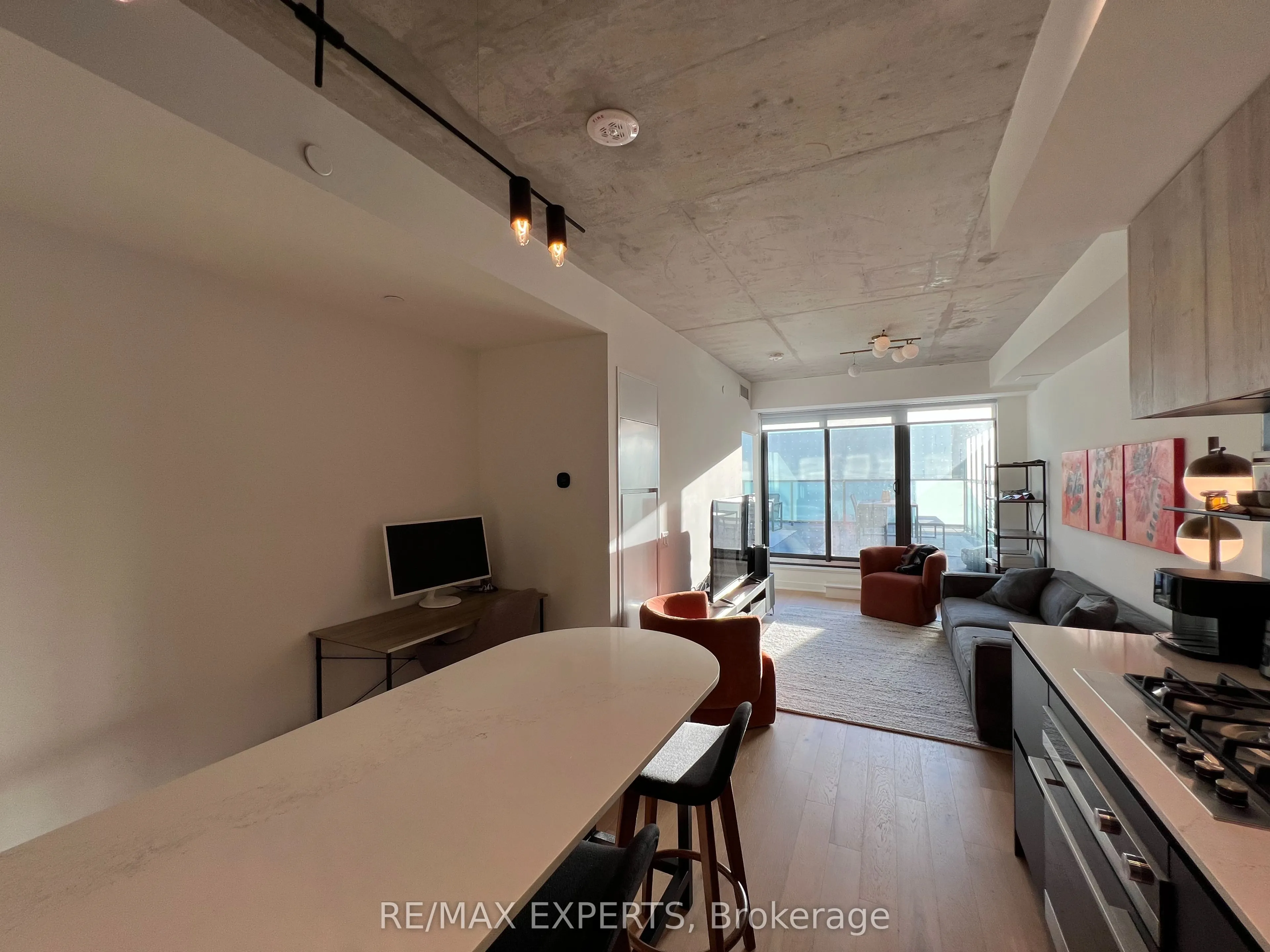 2625 Dundas Street W, #302