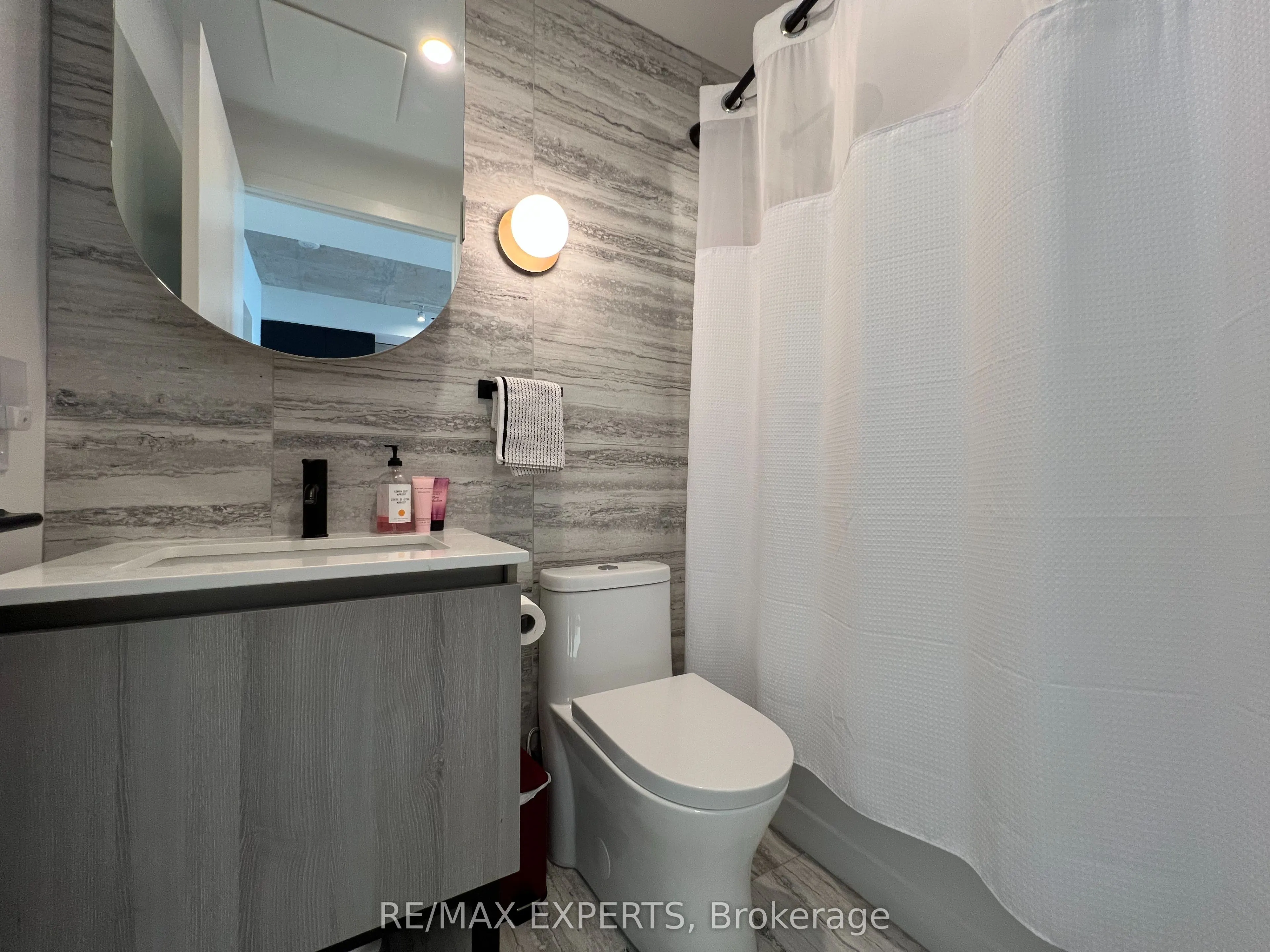 2625 Dundas Street W, #302