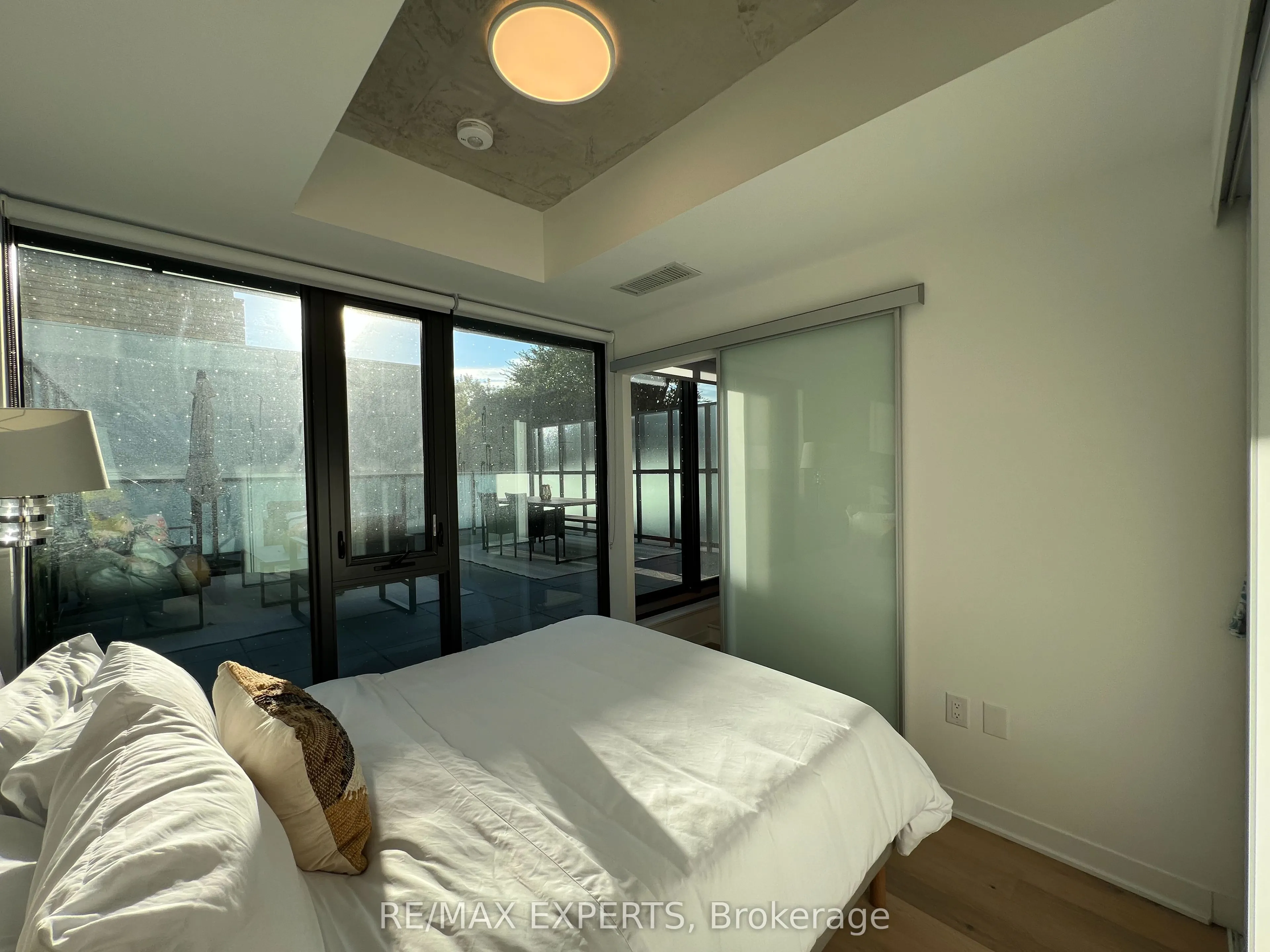 2625 Dundas Street W, #302