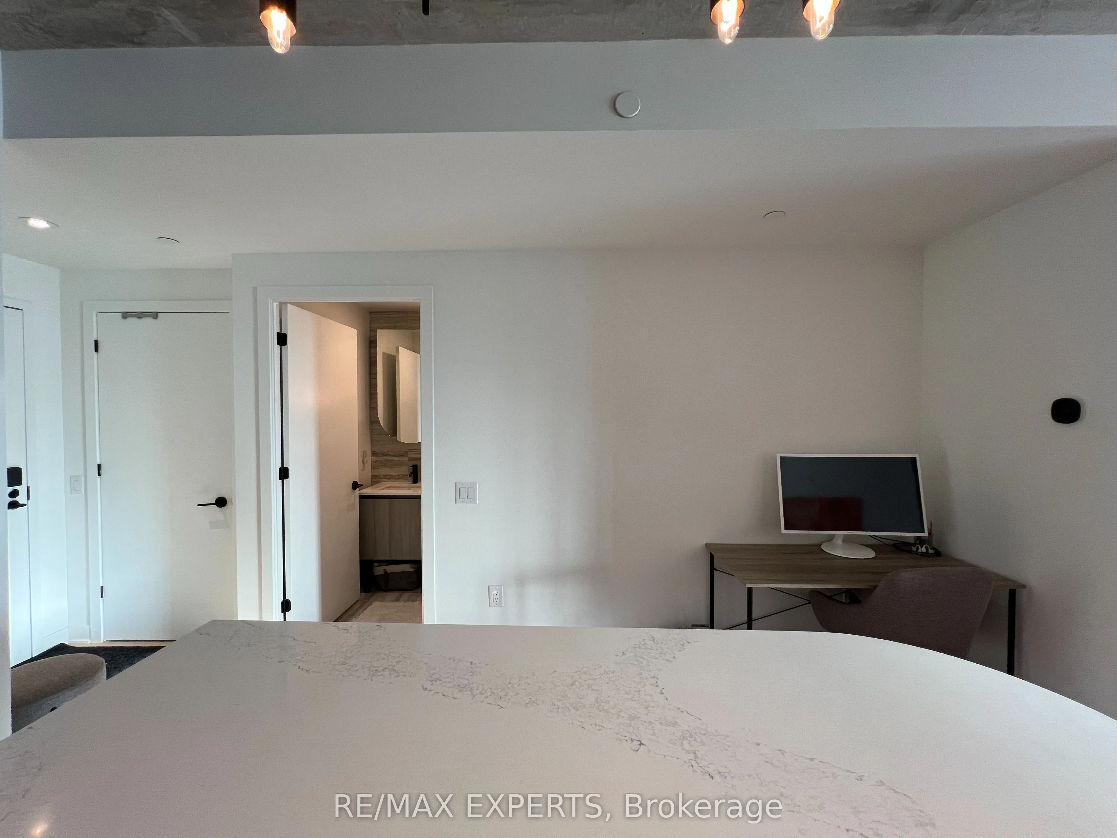 2625 Dundas Street W, #302
